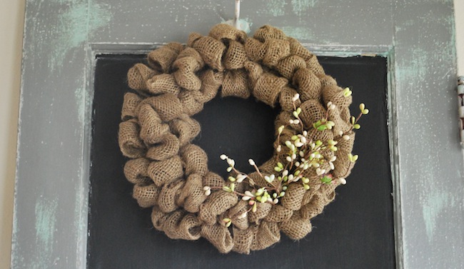 alternative-wreath Burlap DIY - Alternative Wreath
