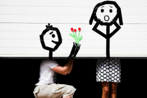 Survey: 76% of Men Believe They Should go Down to One Knee to Propose