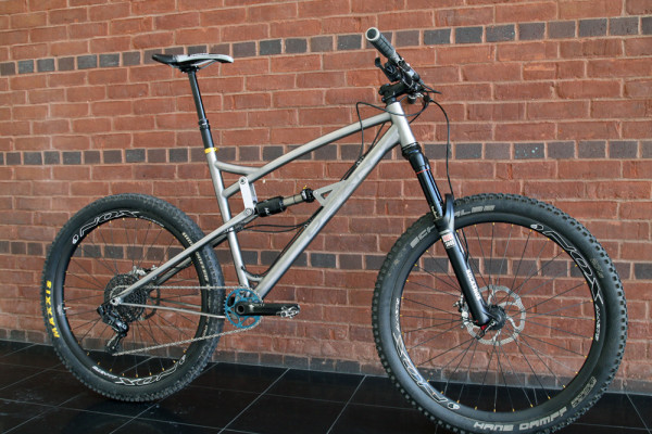 DEAN Titanium Builds a Handmade Enduro 