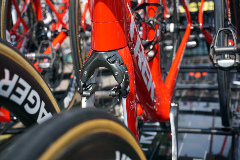 aero Madone race bikes 
