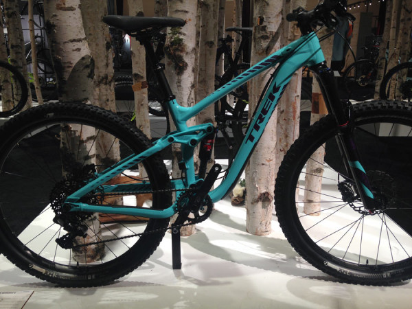 Slash mountain bikes \u0026 MIPS helmets 