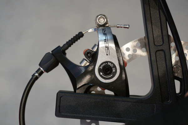 flat mount Spyre mechanical disc brakes 