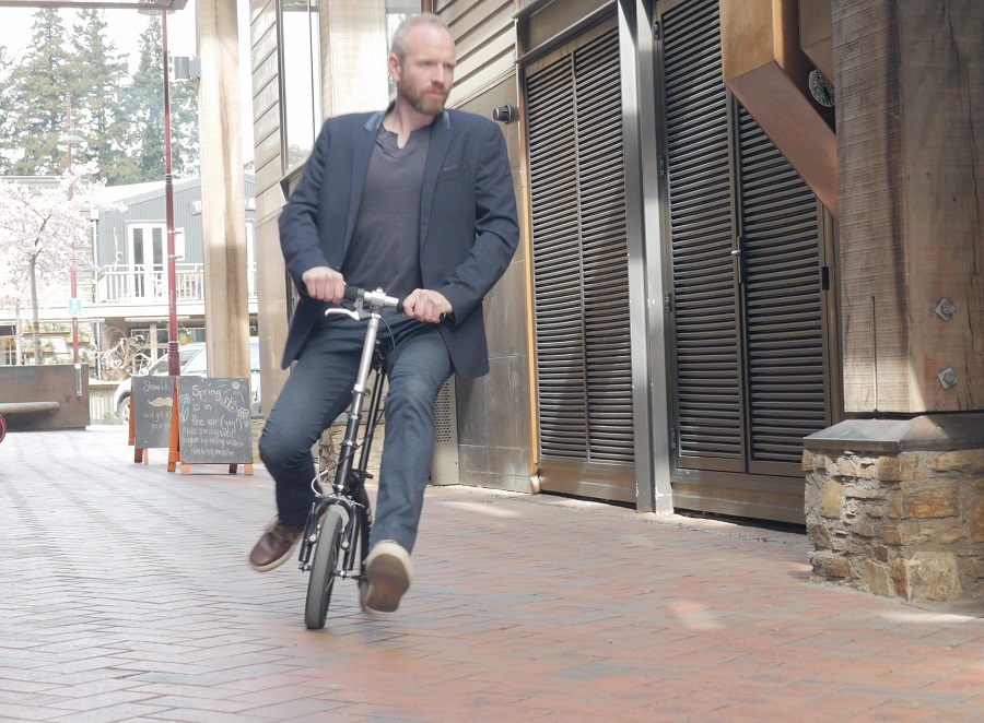 Levicle Hopes to Scoot You to Work like a Kid Racing a Shopping Cart -  Bikerumor
