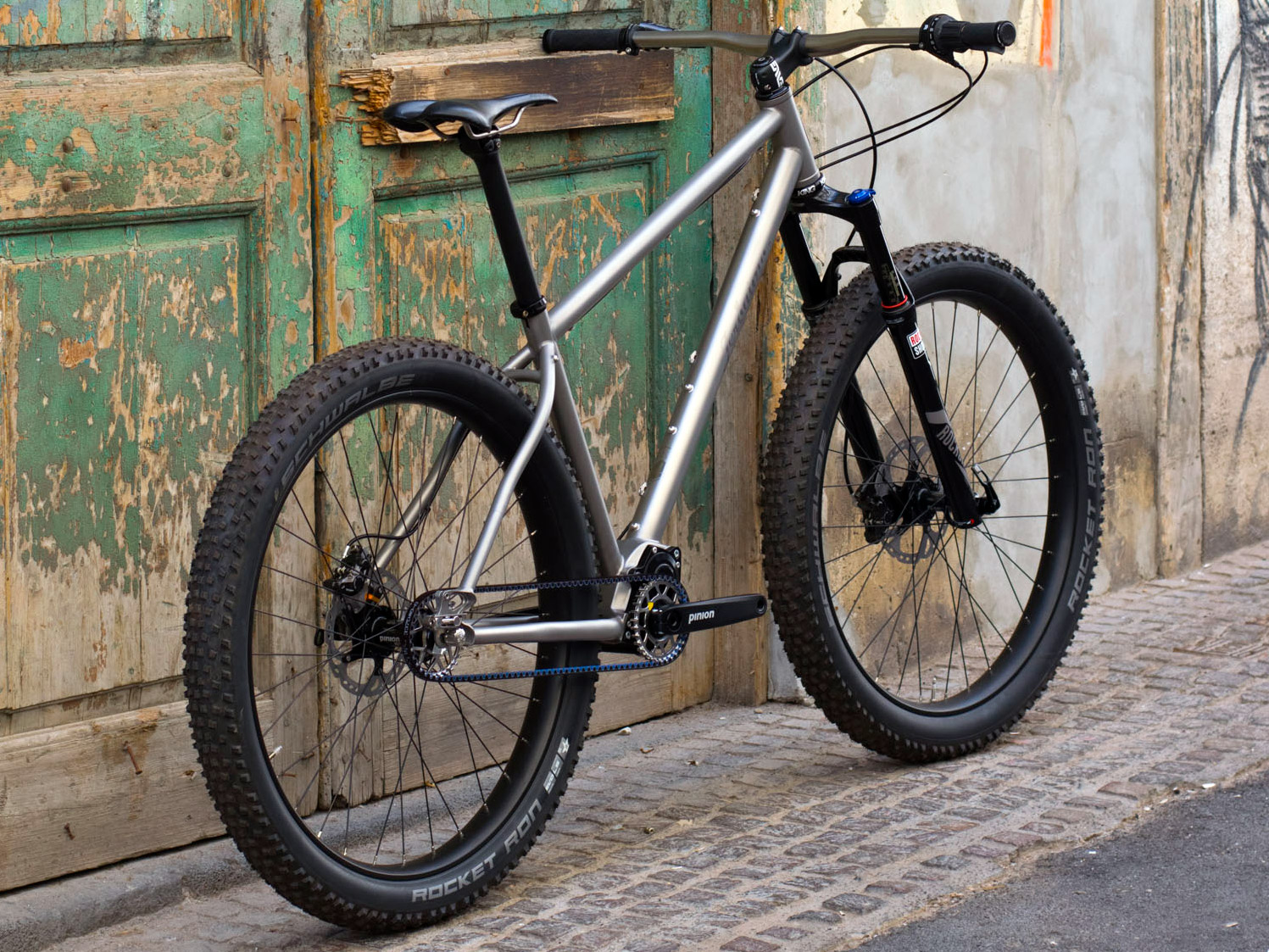 ti 27.5+ Pinion \u0026 Rohloff gravel bikes 
