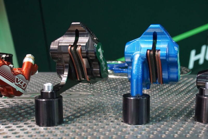 four-piston disc brake calipers 