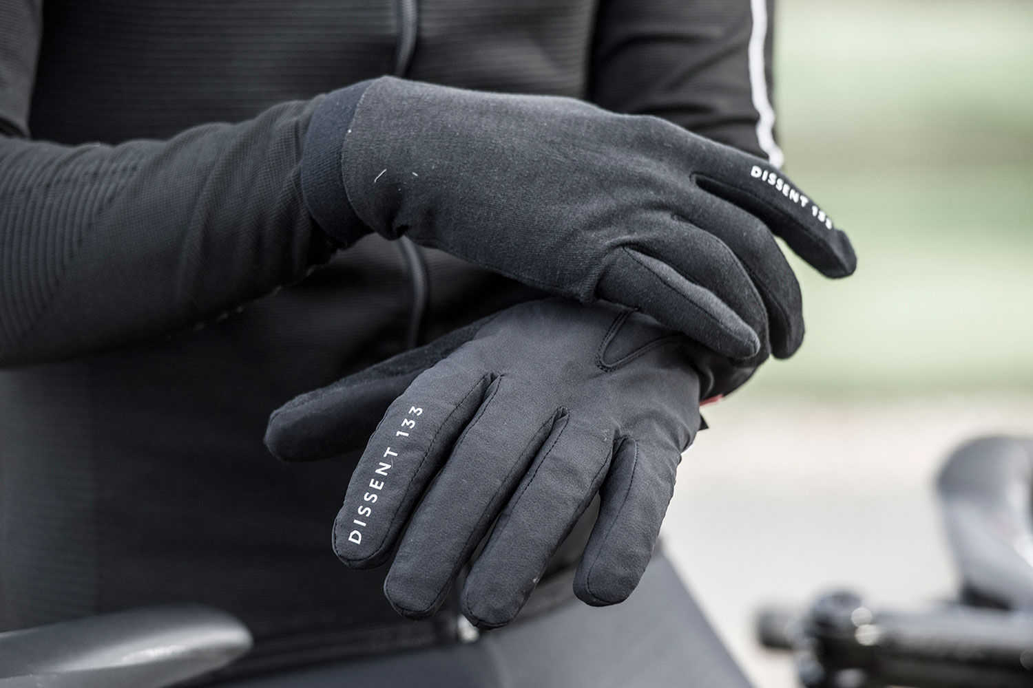 dissent 133 gloves