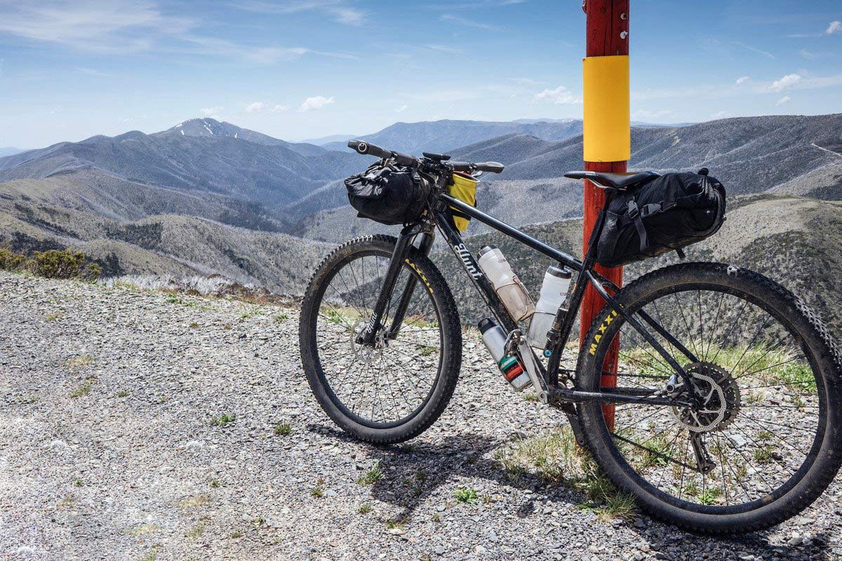 Hunt Bikes' adventure craving steel 29+ 