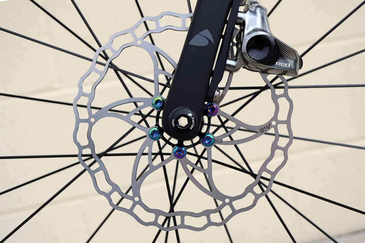 lightest disc brake road bike 