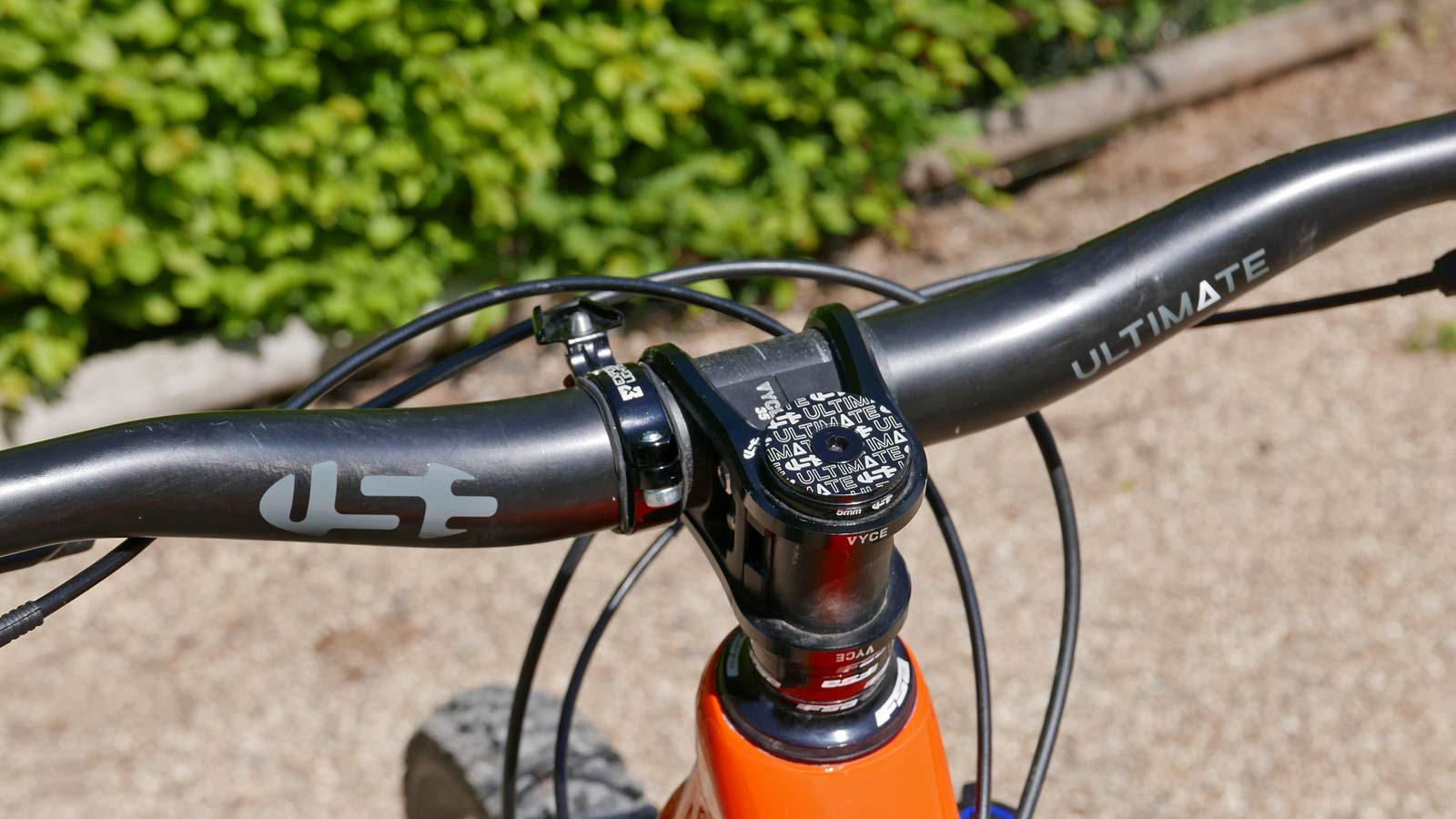Ultimate USE clamps 35mm Vyce stem 