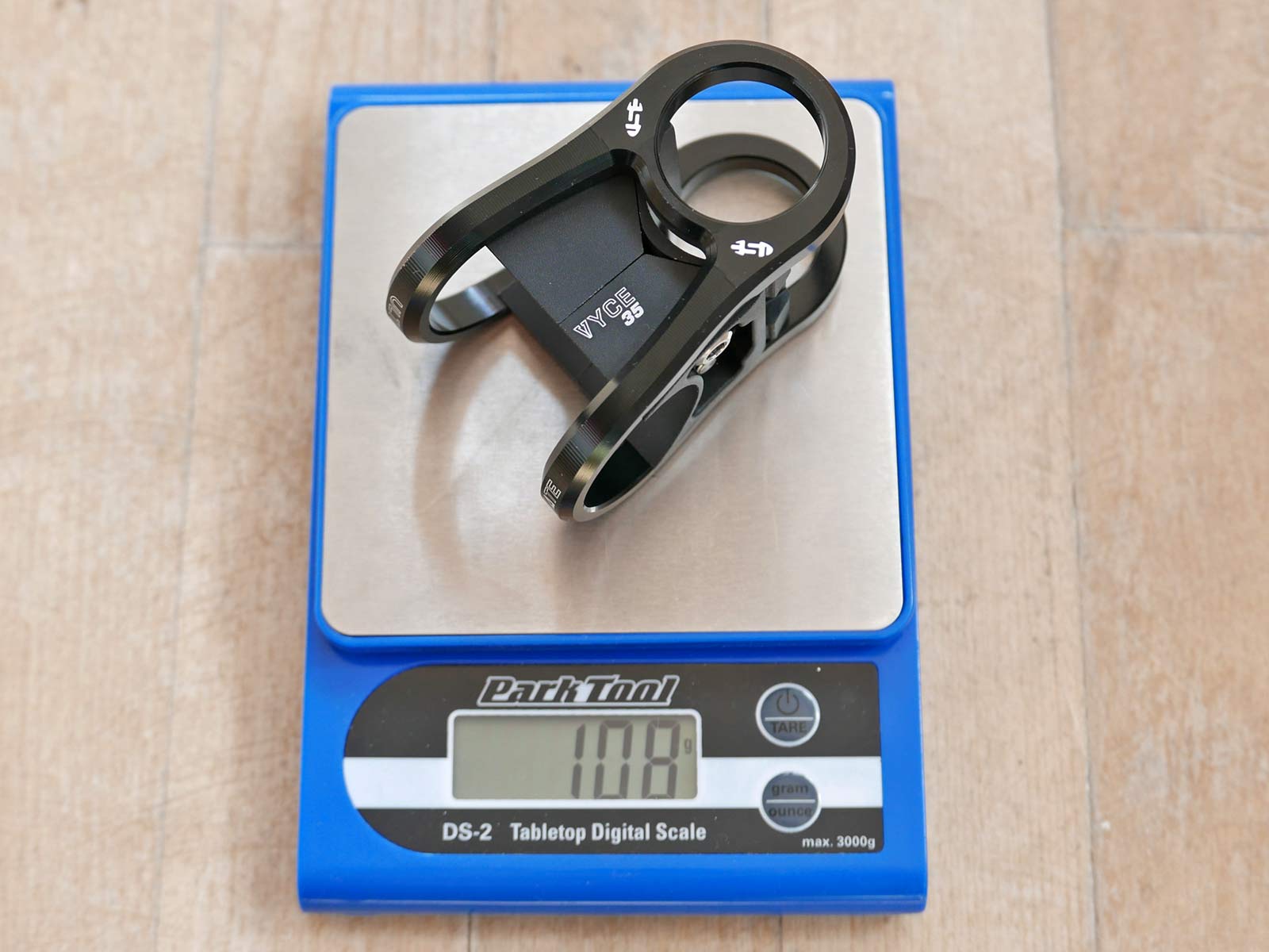 Ultimate USE clamps 35mm Vyce stem 