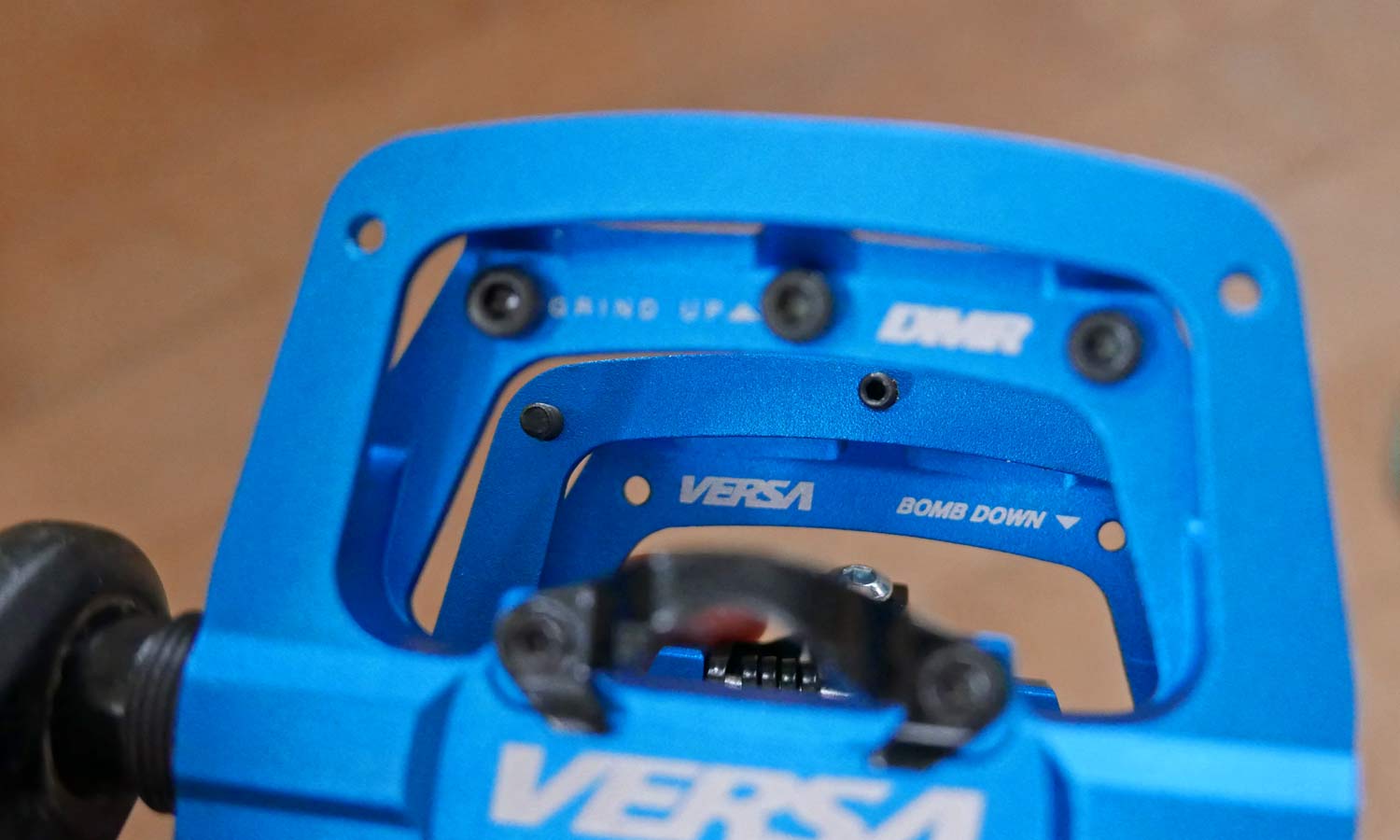 Just In: DMR Versa 2-sided pedals 