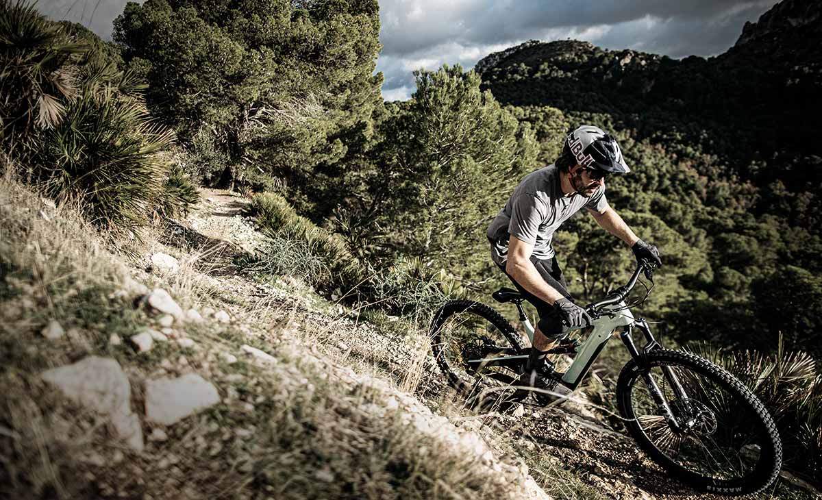 YT Decoy 29 Pro and Base E-MTBs scale 