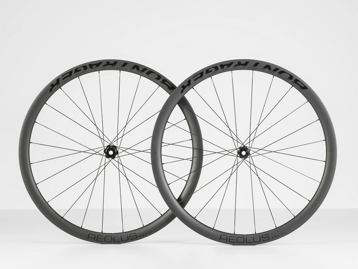Aeolus carbon road wheel line 