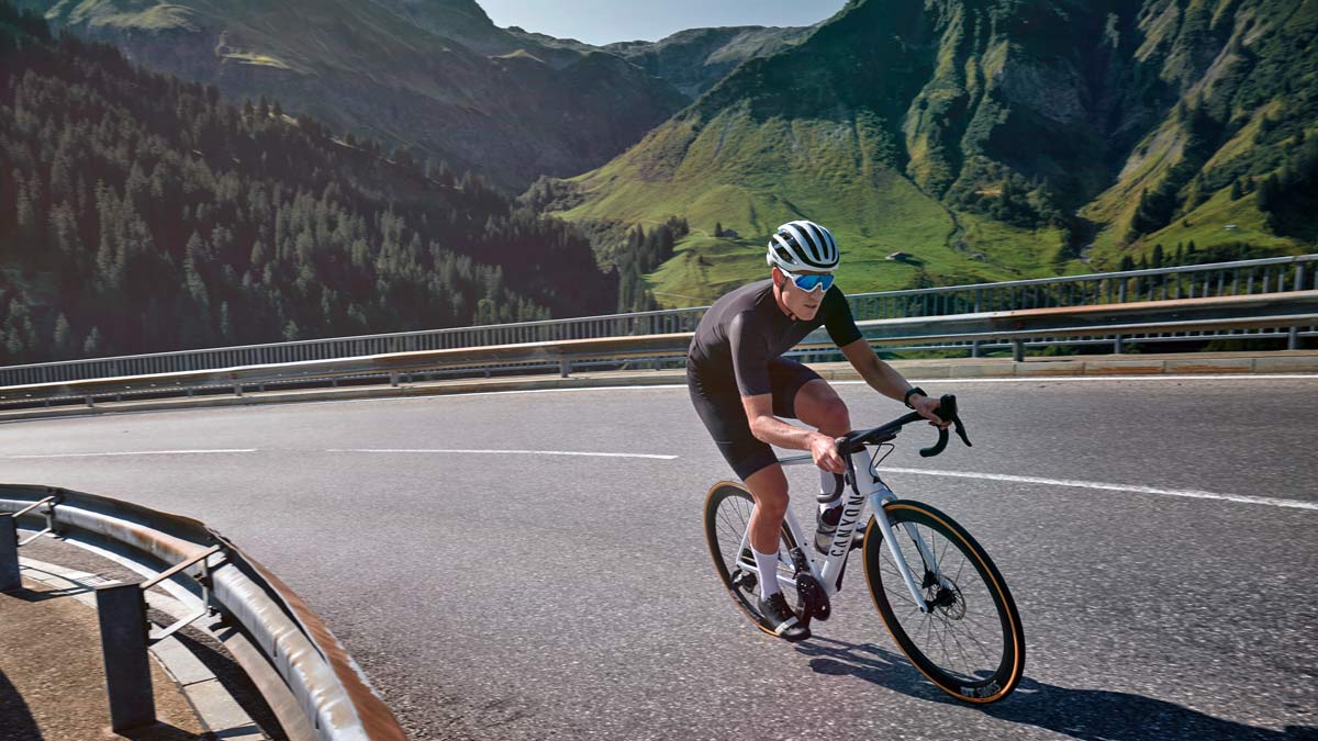 2021 Canyon Ultimate updates new looks 