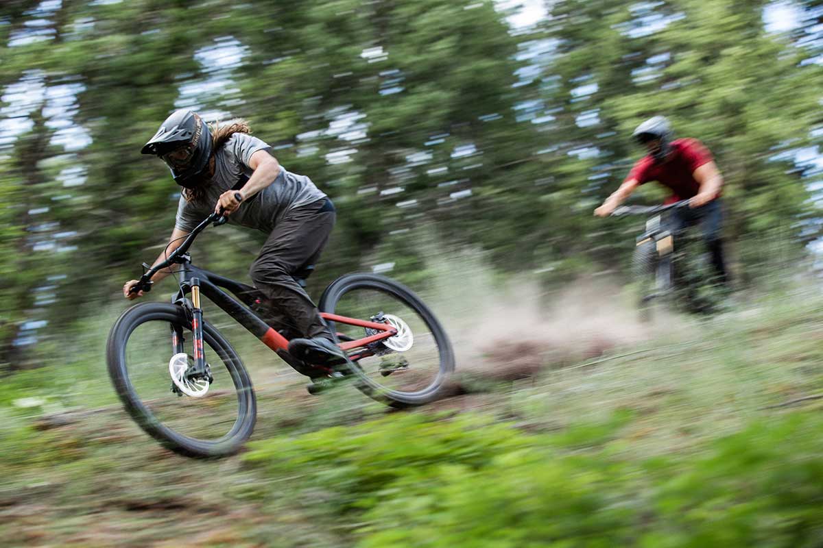 2021 Specialized Stumpjumper EVO offers 