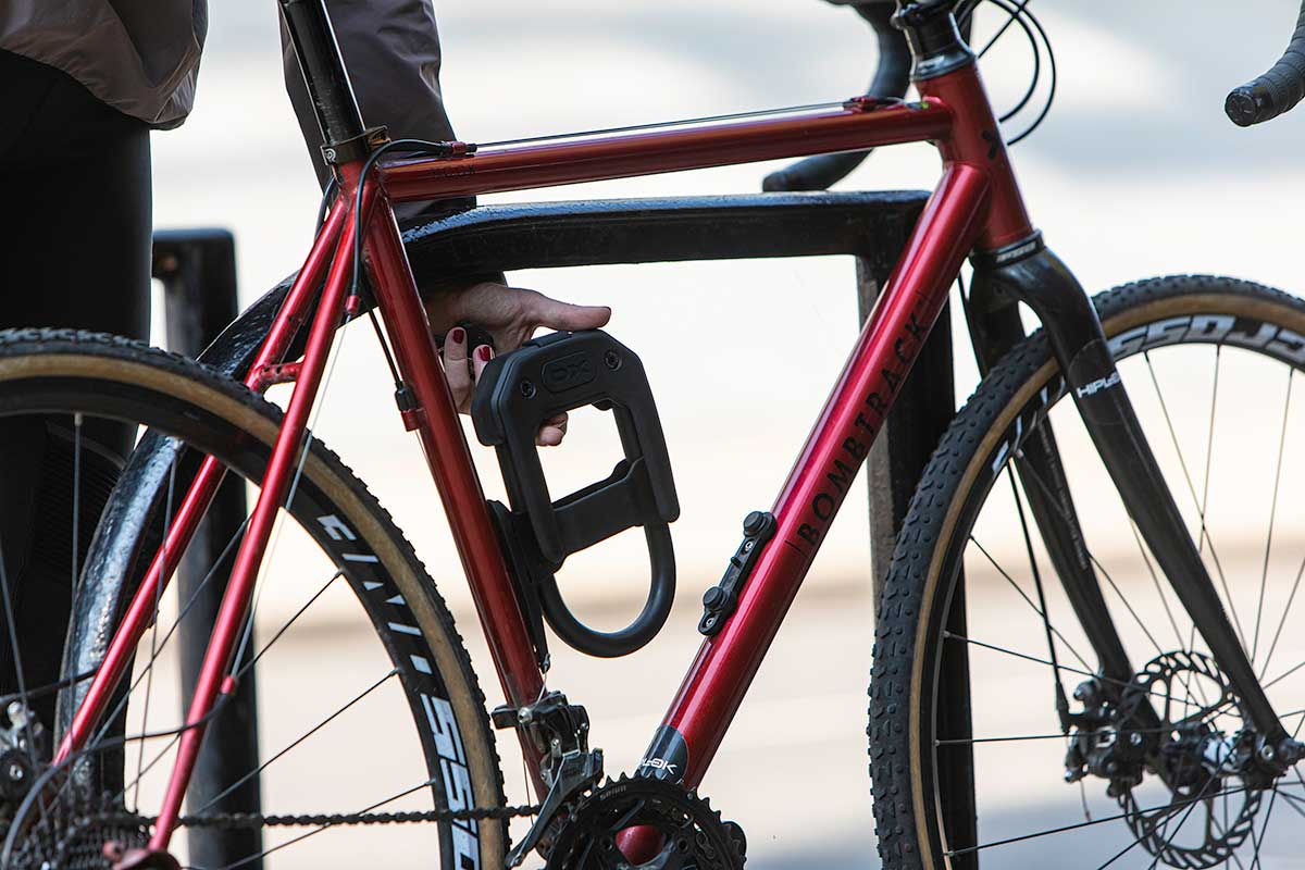 Hiplok DXF U-Lock goes clipless, mounts 