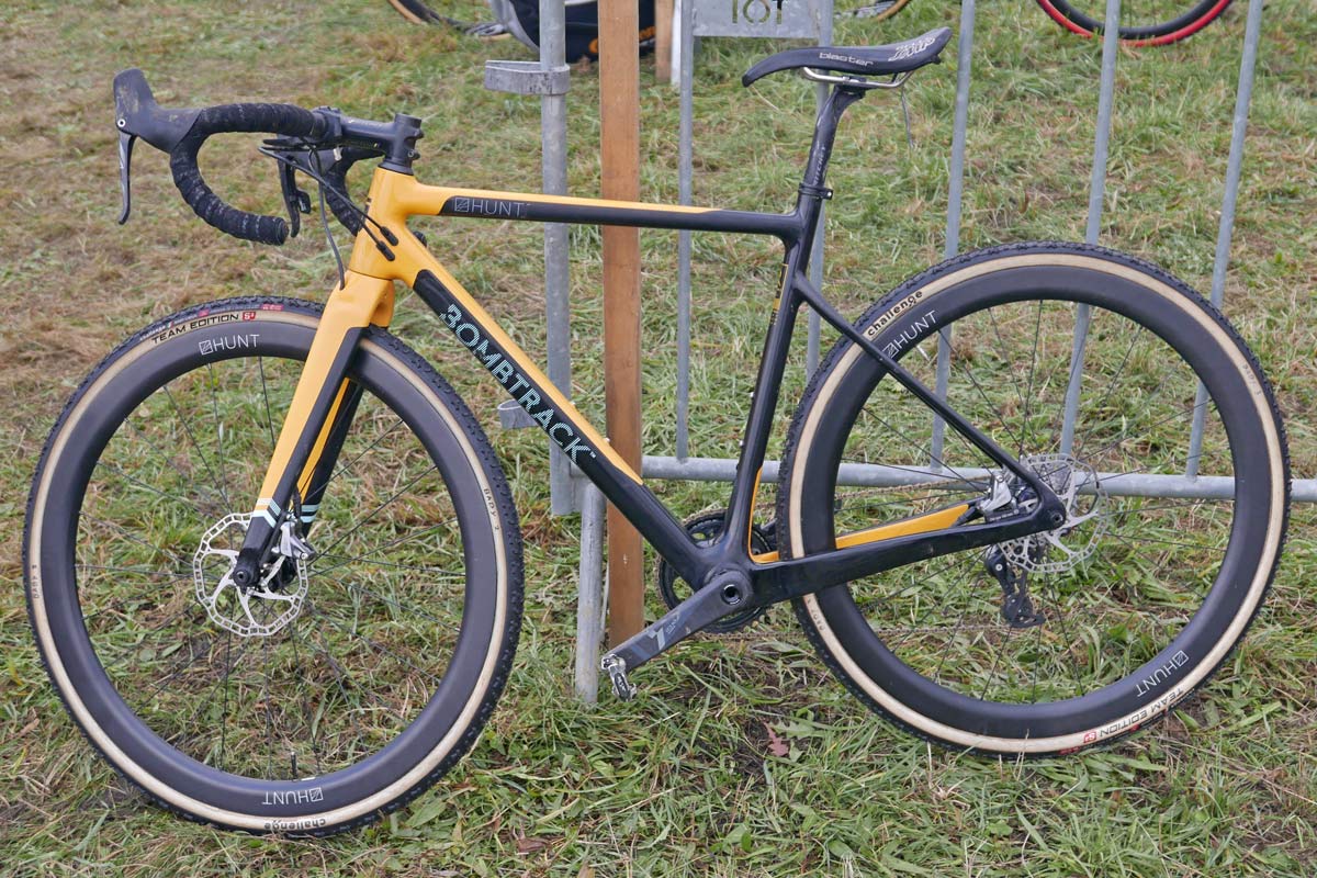 Bombtrack Tension C carbon cross bike 