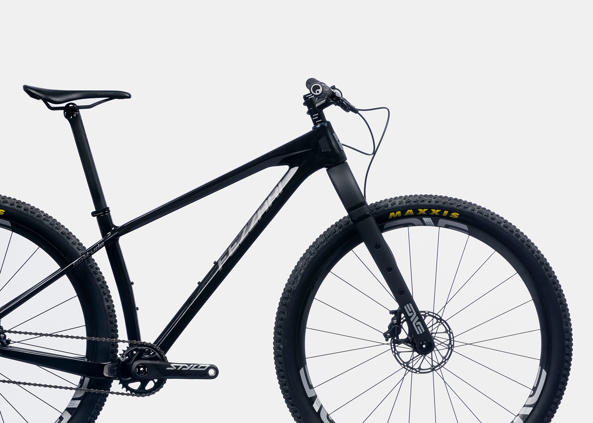New Fezzari Solitude sub-1000g carbon 
