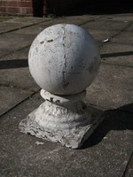 Single Pillar Ball