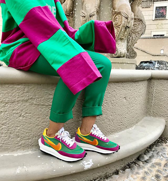 nike sacai waffle pine green outfit