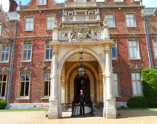 A Royal Christmas at Sandringham - Everything Zoomer