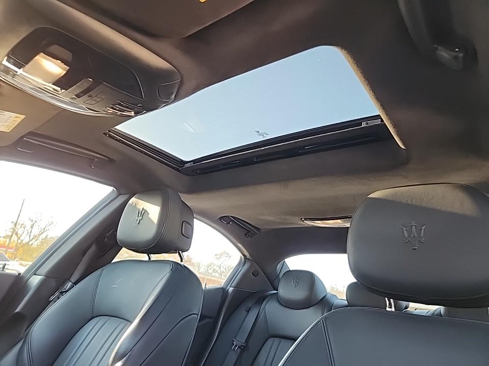 2022 Maserati Ghibli Modena Q4 AWD