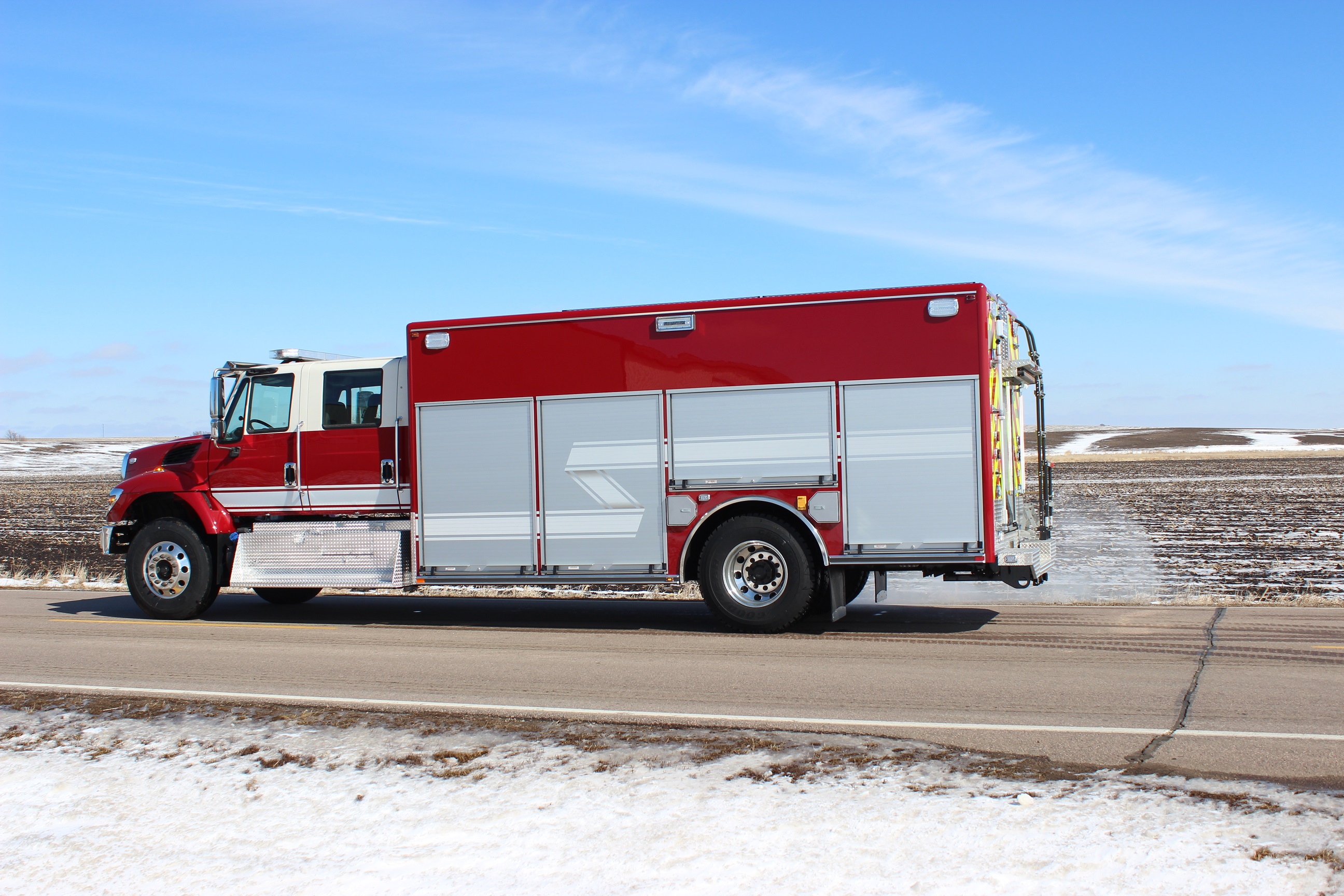 2016 MCB International Walk-Around Rescue | Used Truck Details