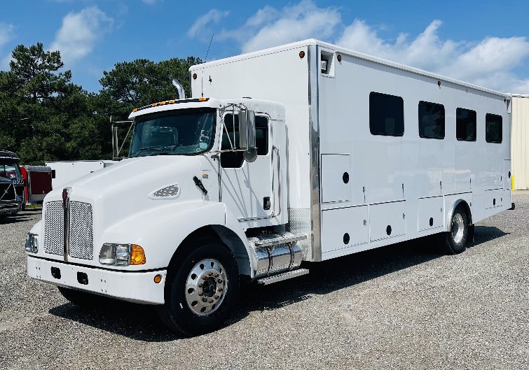 2003 TKI Kenworth Mobile Command Center | Firetrucks Unlimited
