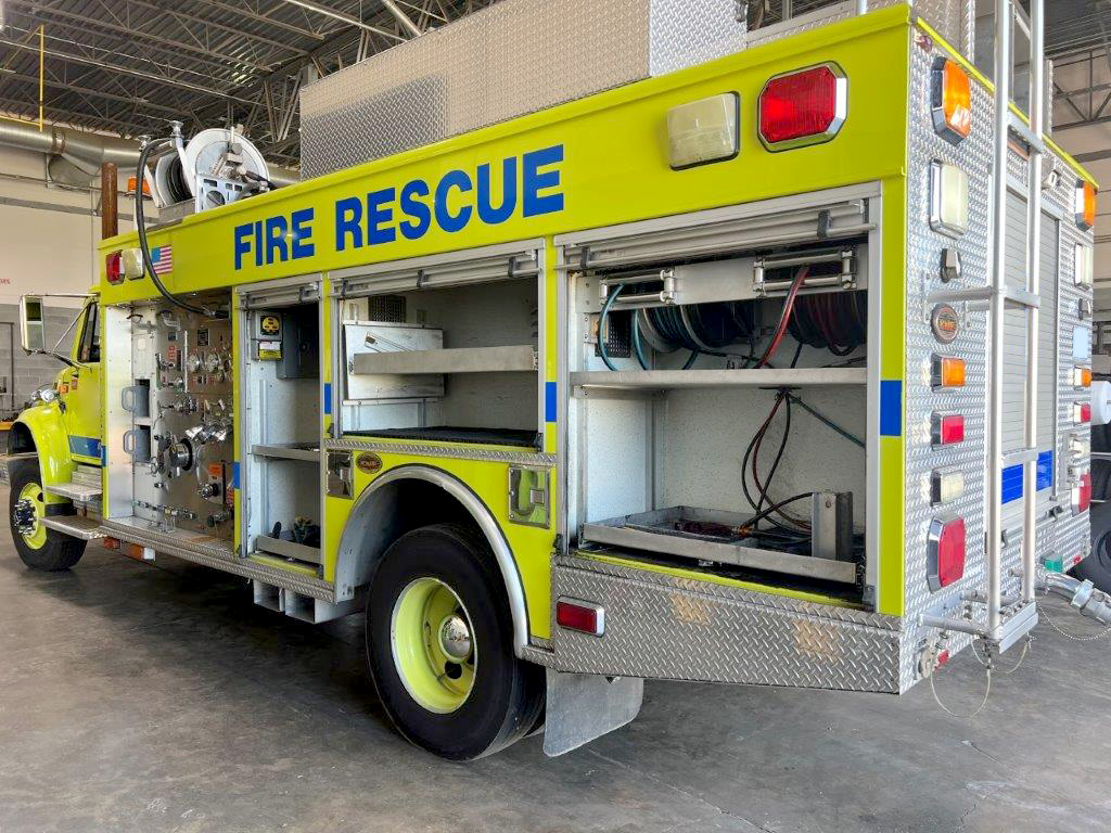 2002 KME International Commercial Rescue | Firetrucks Unlimited