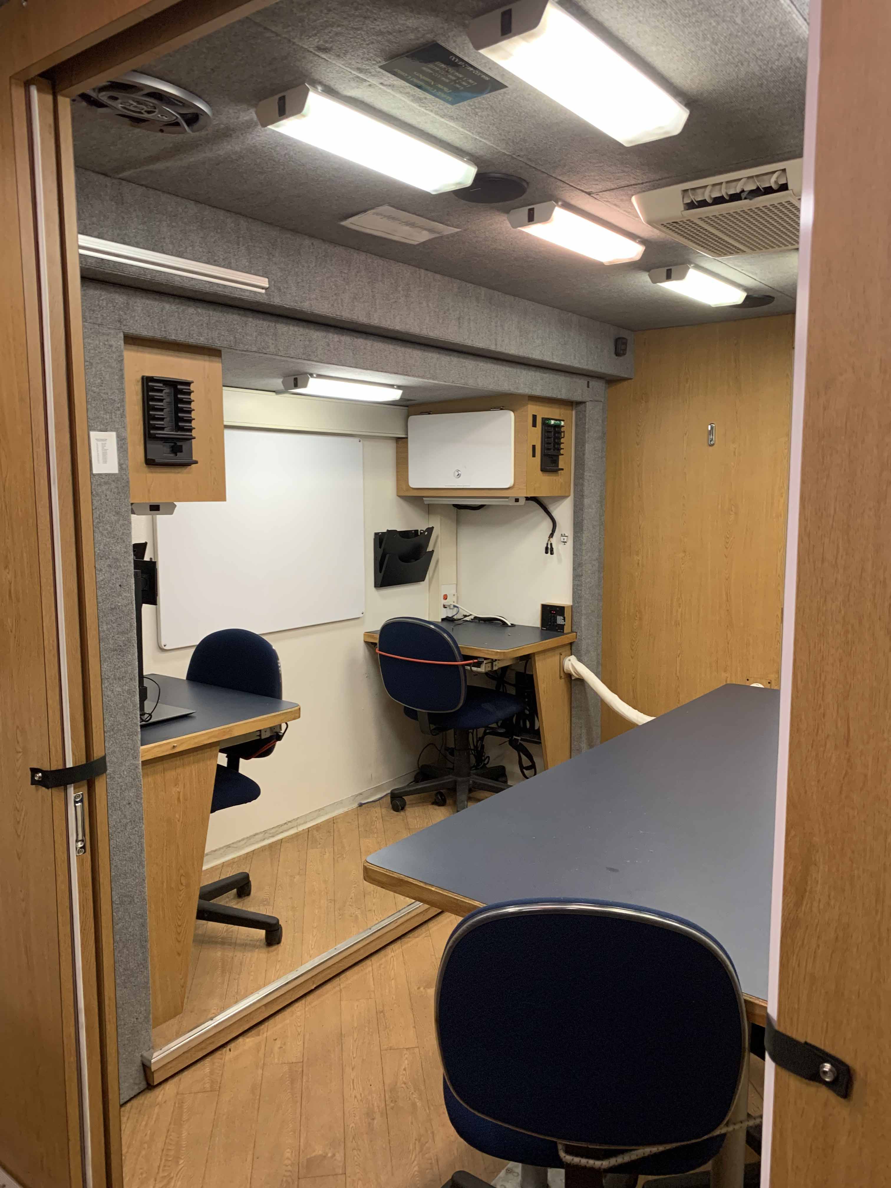 2005 Freightliner Farber X-Line Mobile Command Center | Firetrucks ...