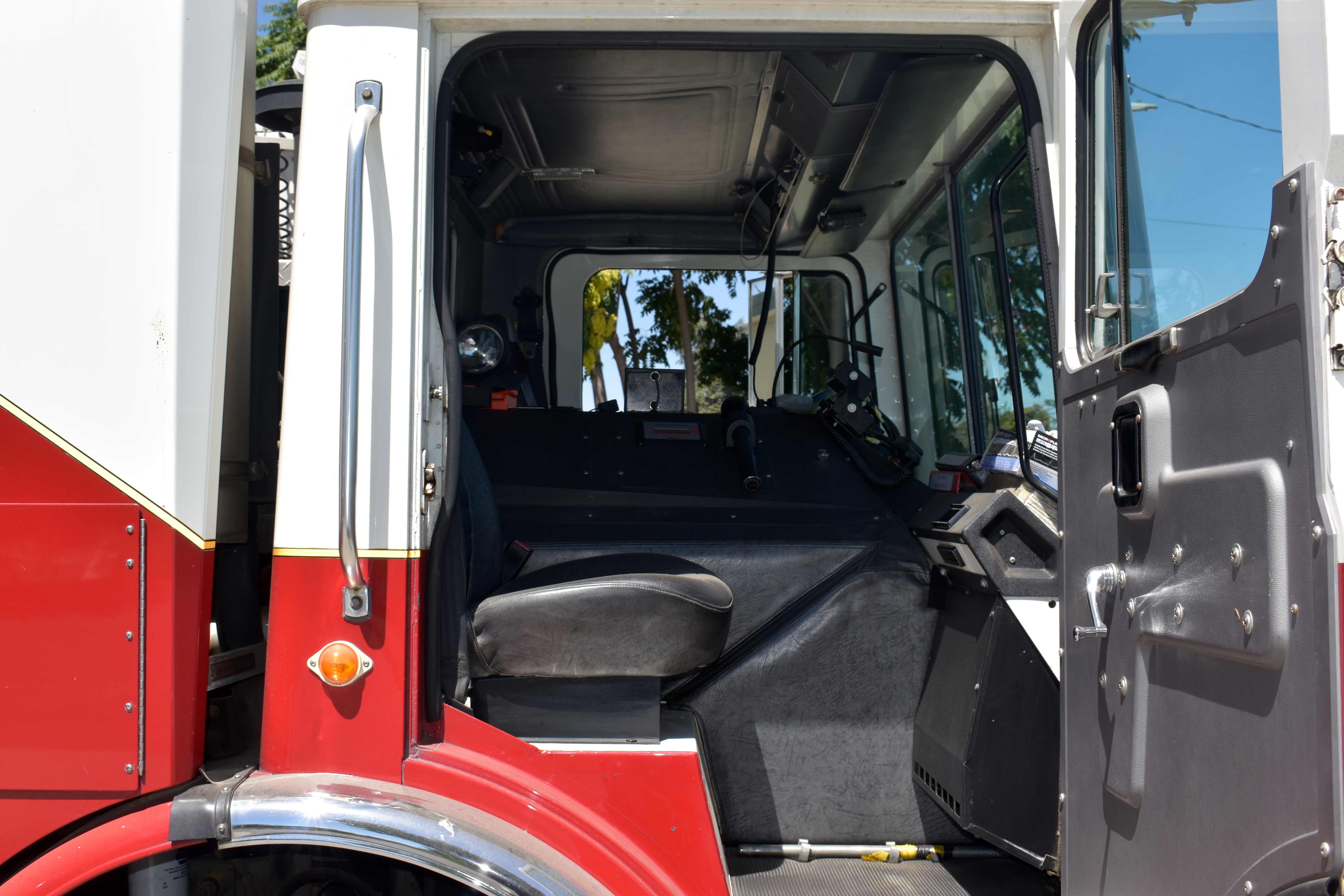 2000 Marion Mack Walk-In Commercial Rescue | Firetrucks Unlimited