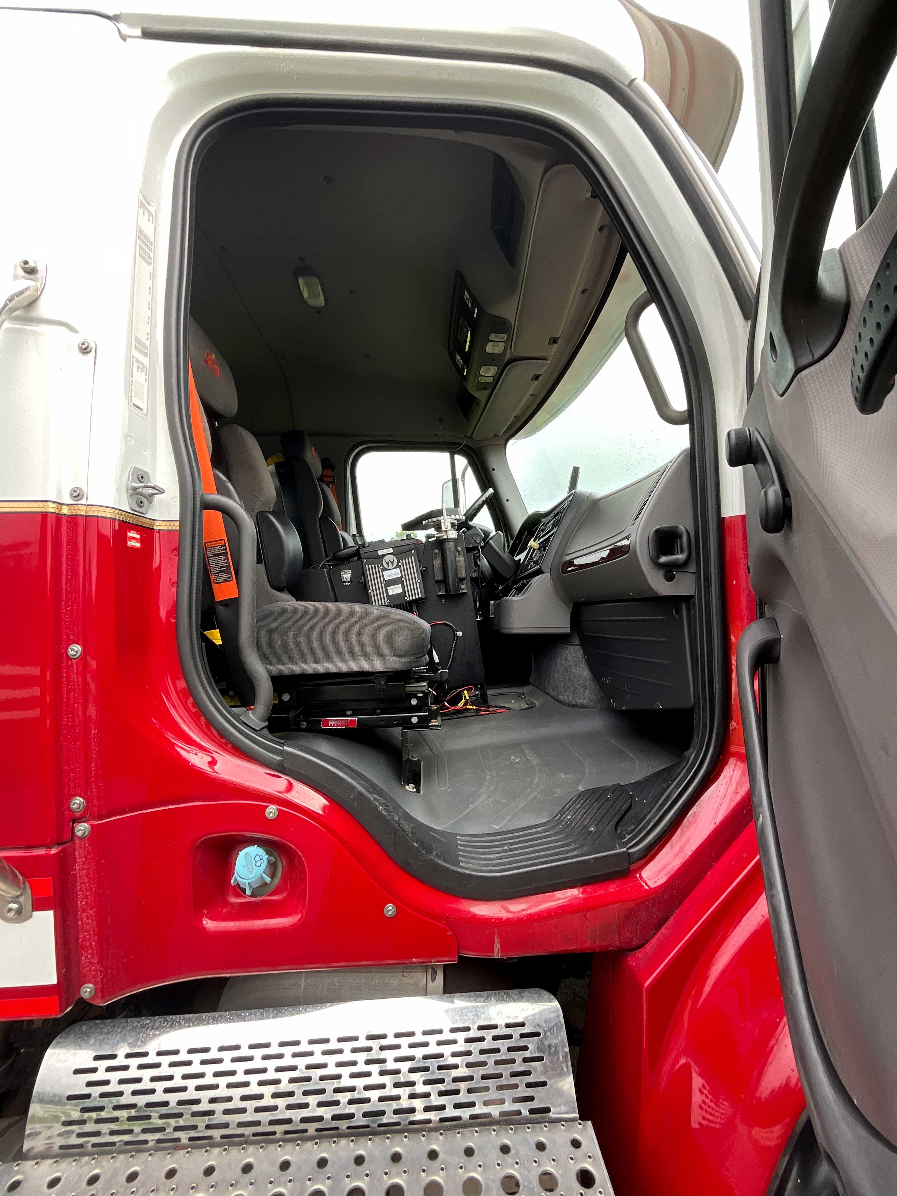 2009 EAM Freightliner Tandem-Axle Commercial Tanker | Firetrucks Unlimited