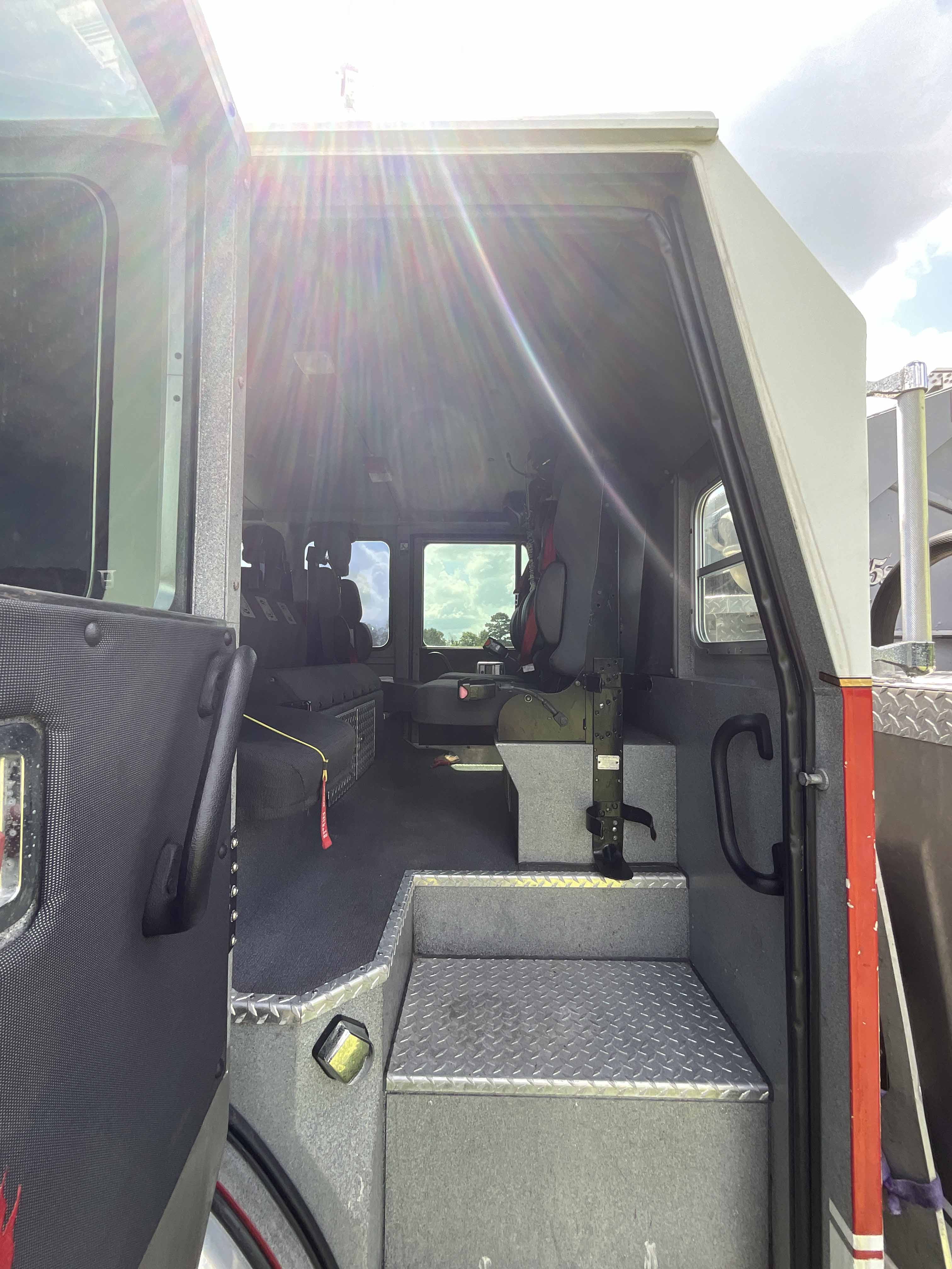 2006 Sutphen 75' Mid-Mount Aerial | Firetrucks Unlimited