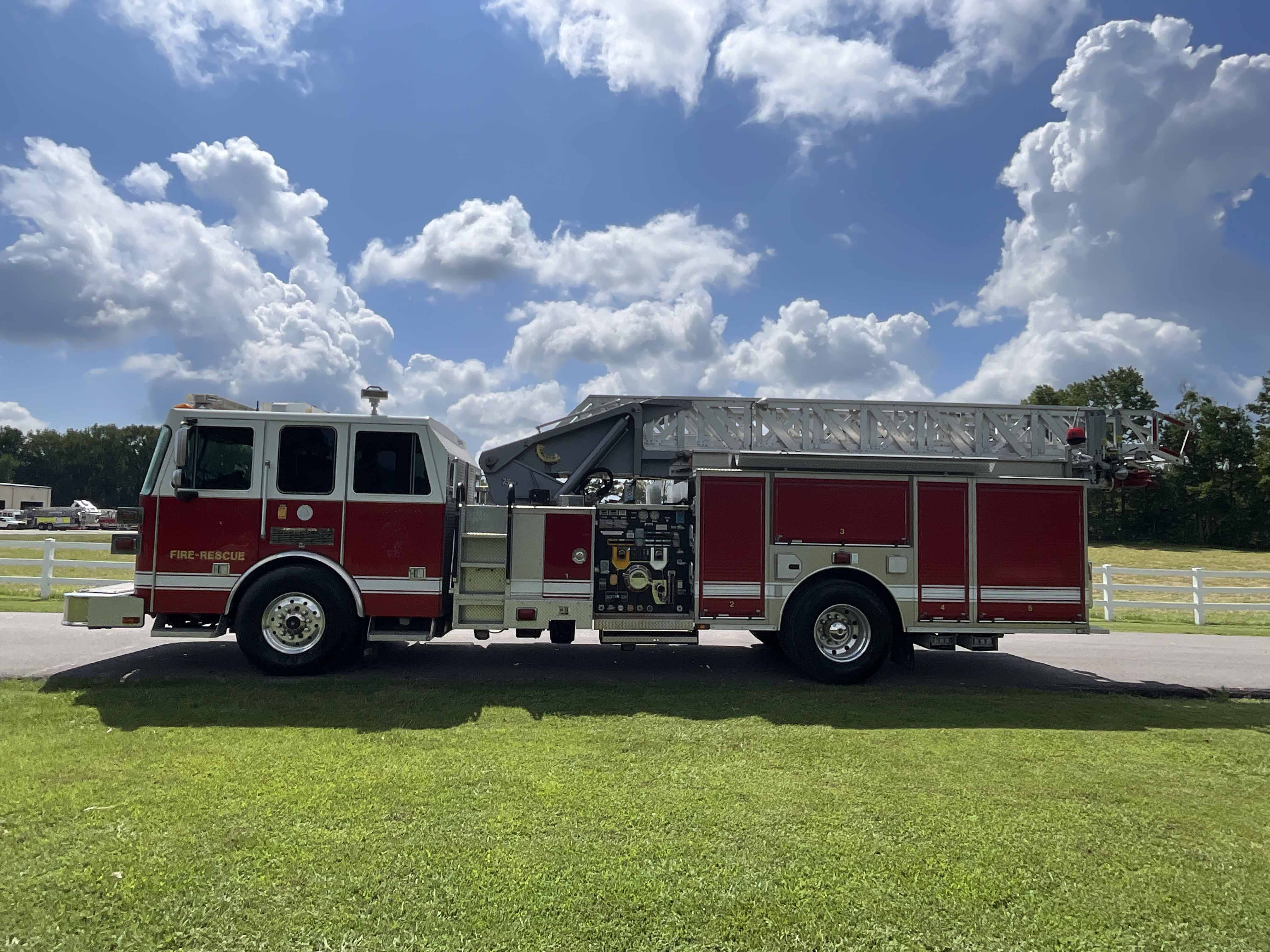 2006 Sutphen 75' Mid-Mount Aerial | Firetrucks Unlimited