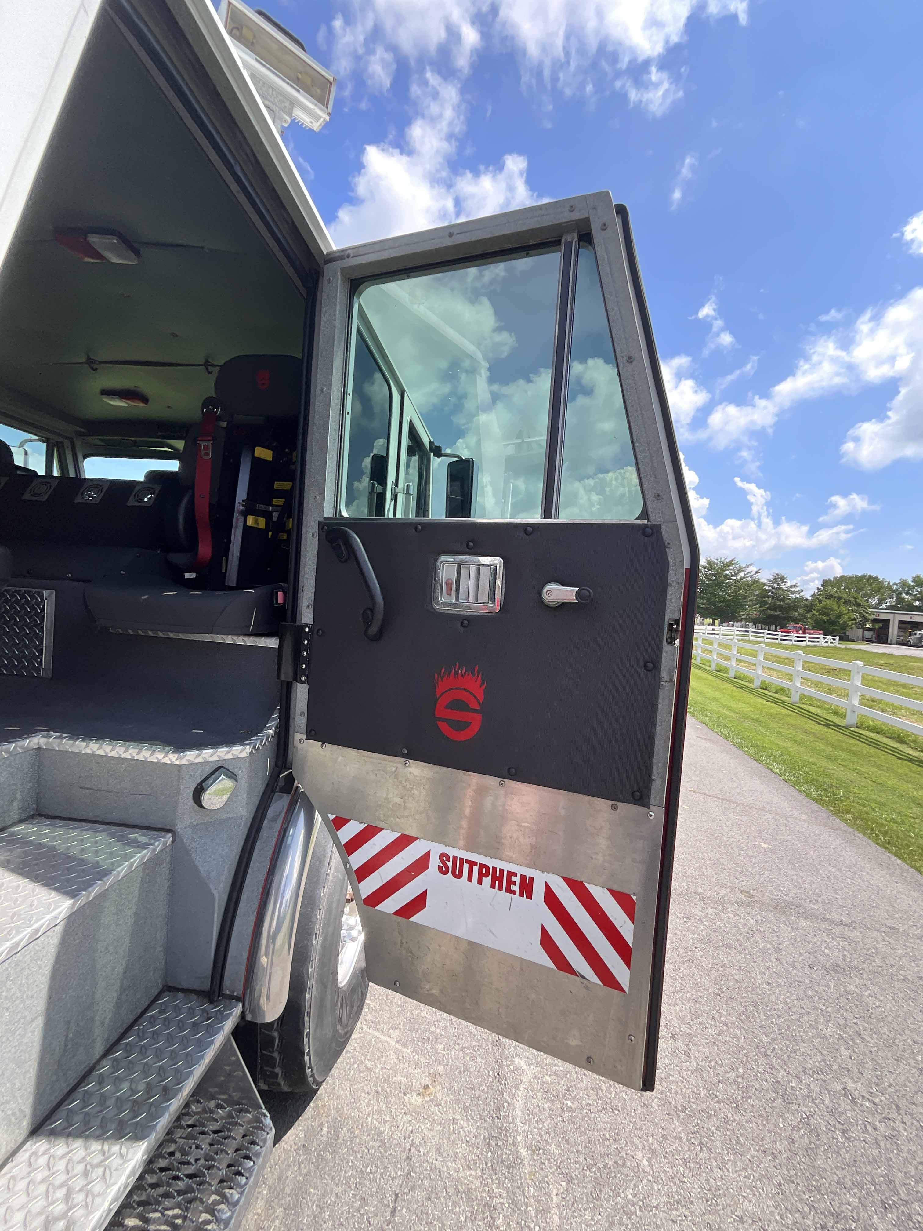 2006 Sutphen 75' Mid-Mount Aerial | Firetrucks Unlimited