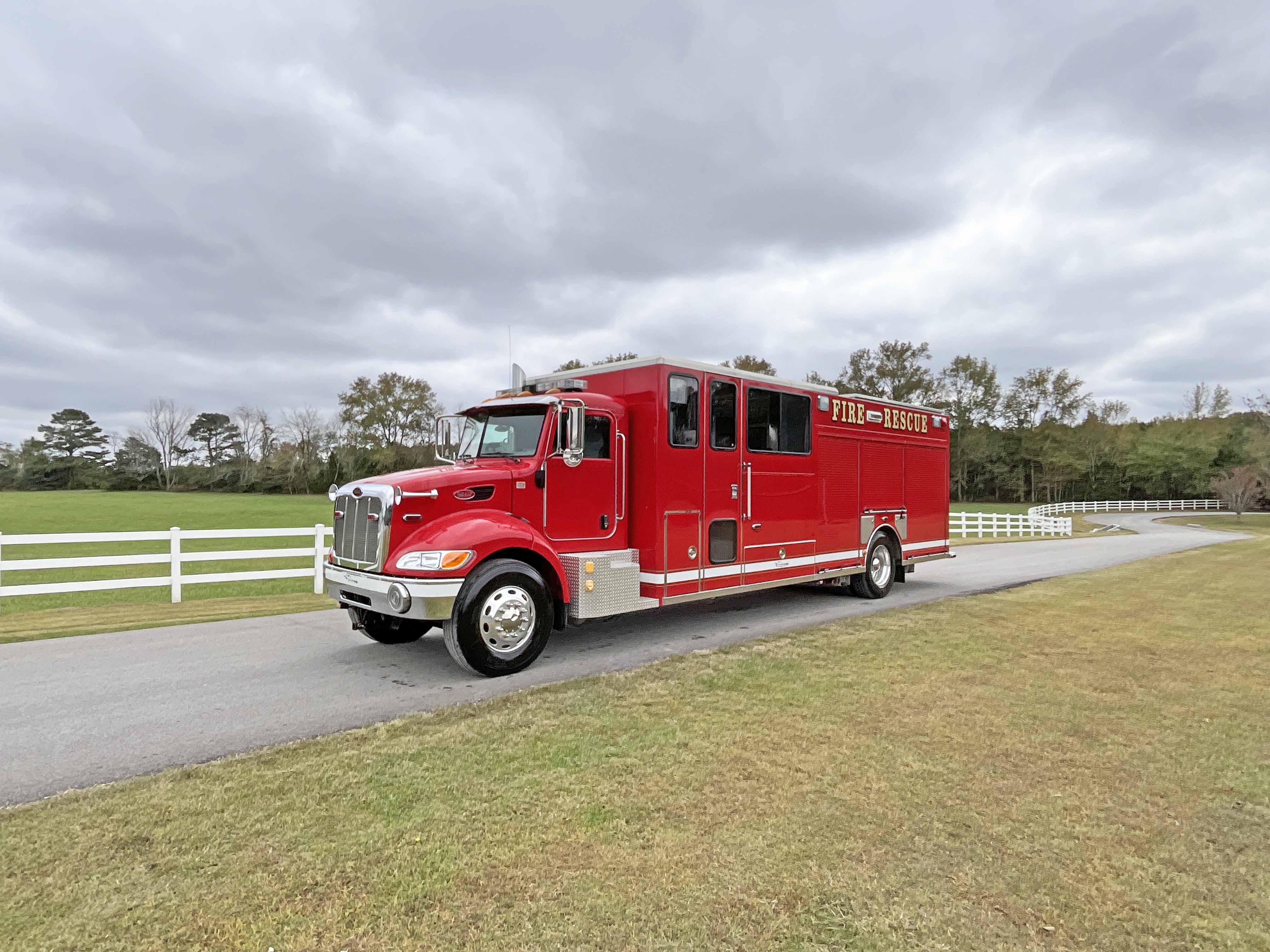 2010 Custom Fire Peterbilt Commercial Walk-In Rescue | Firetrucks Unlimited