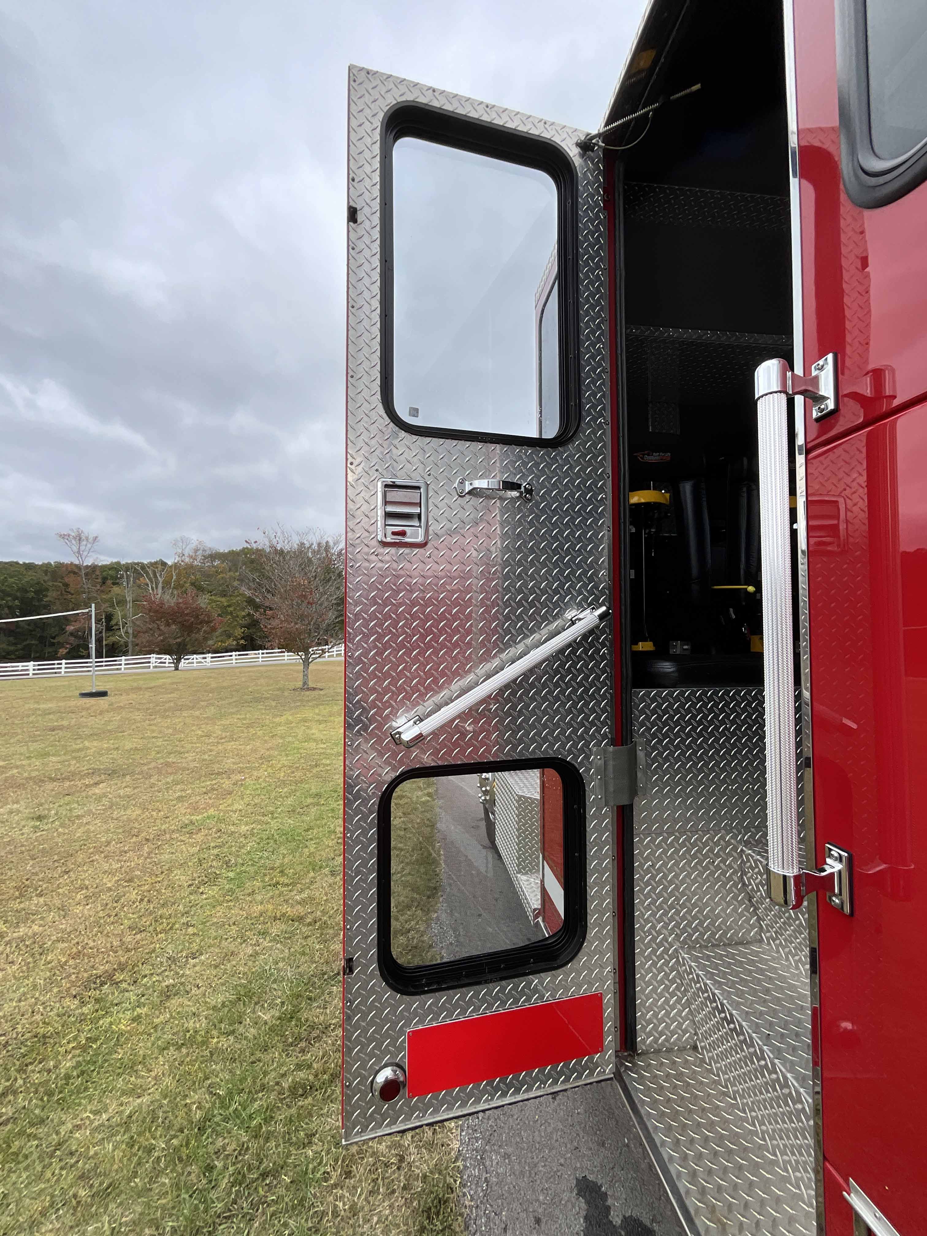 2010 Custom Fire Peterbilt Commercial Walk-In Rescue | Firetrucks Unlimited