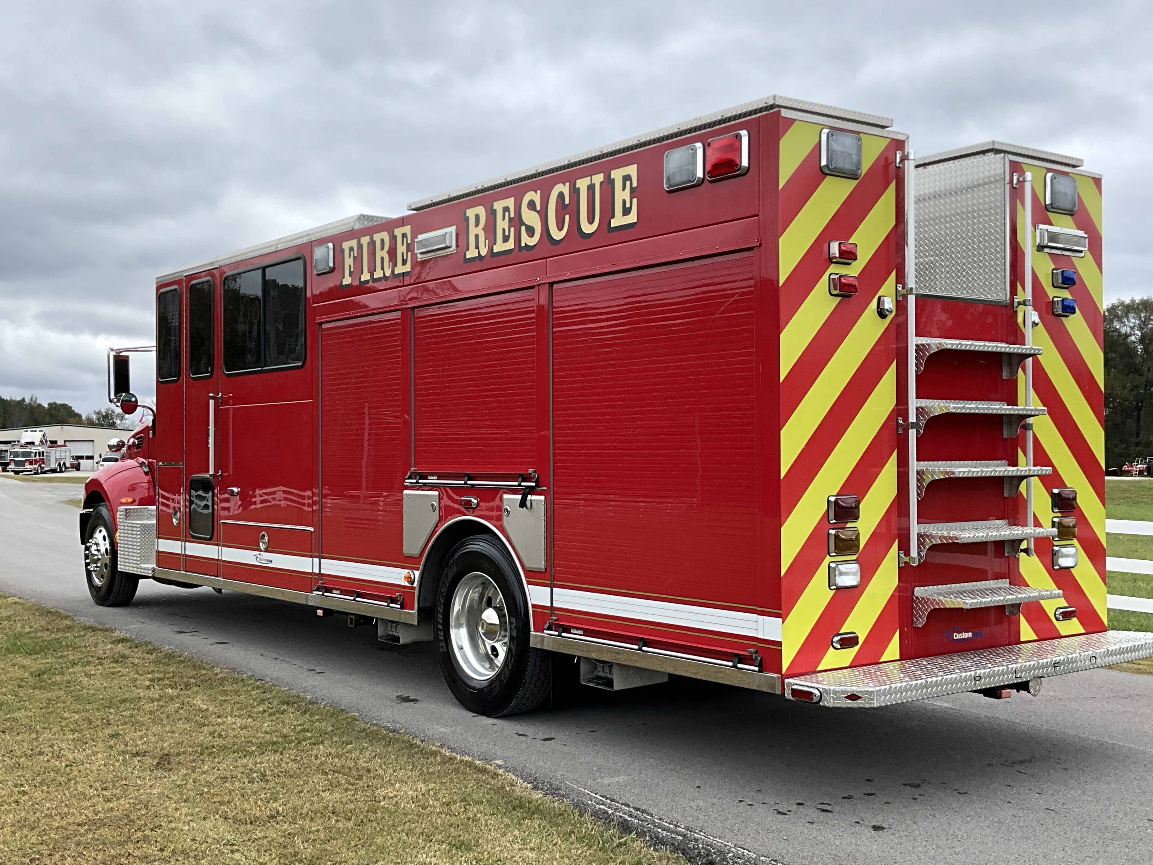 2010 Custom Fire Peterbilt Commercial Walk-In Rescue | Firetrucks Unlimited