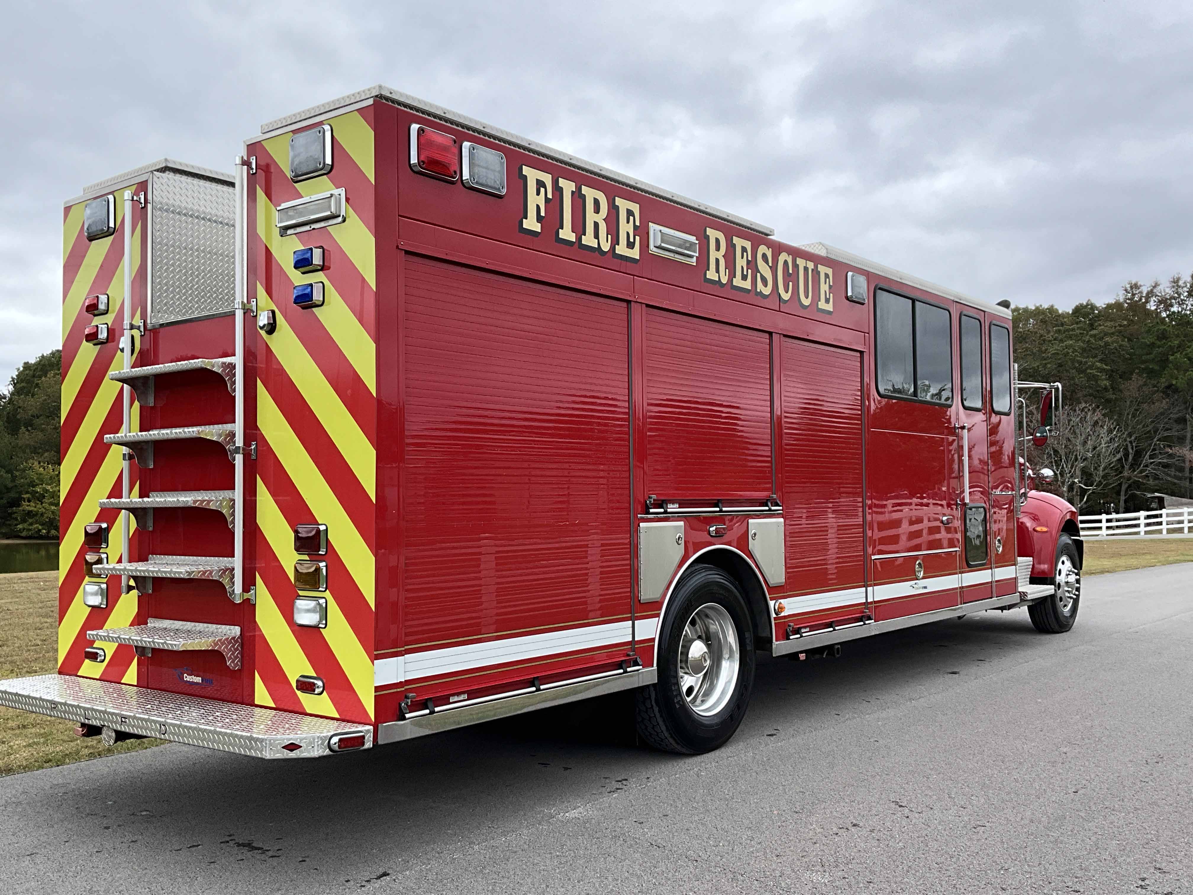 2010 Custom Fire Peterbilt Commercial Walk-In Rescue | Firetrucks Unlimited