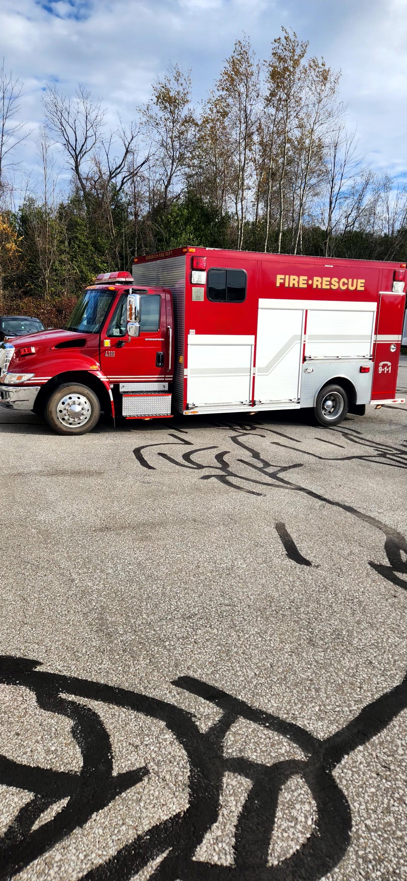 2004 Dependable International Commercial Walk-In Rescue | Firetrucks ...