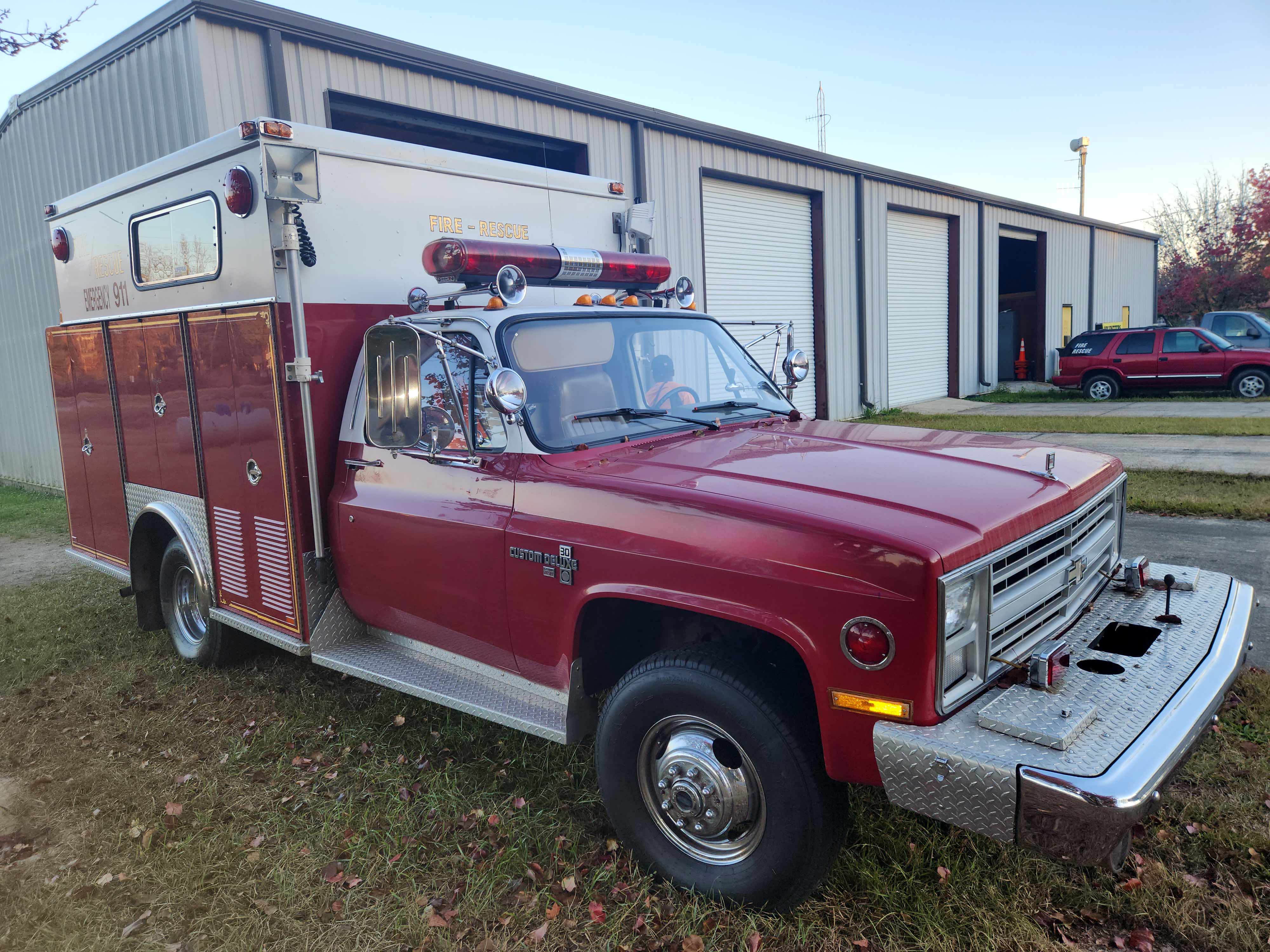 1985 Chevrolet 4x4 Commercial Walk-In Rescue | Firetrucks Unlimited