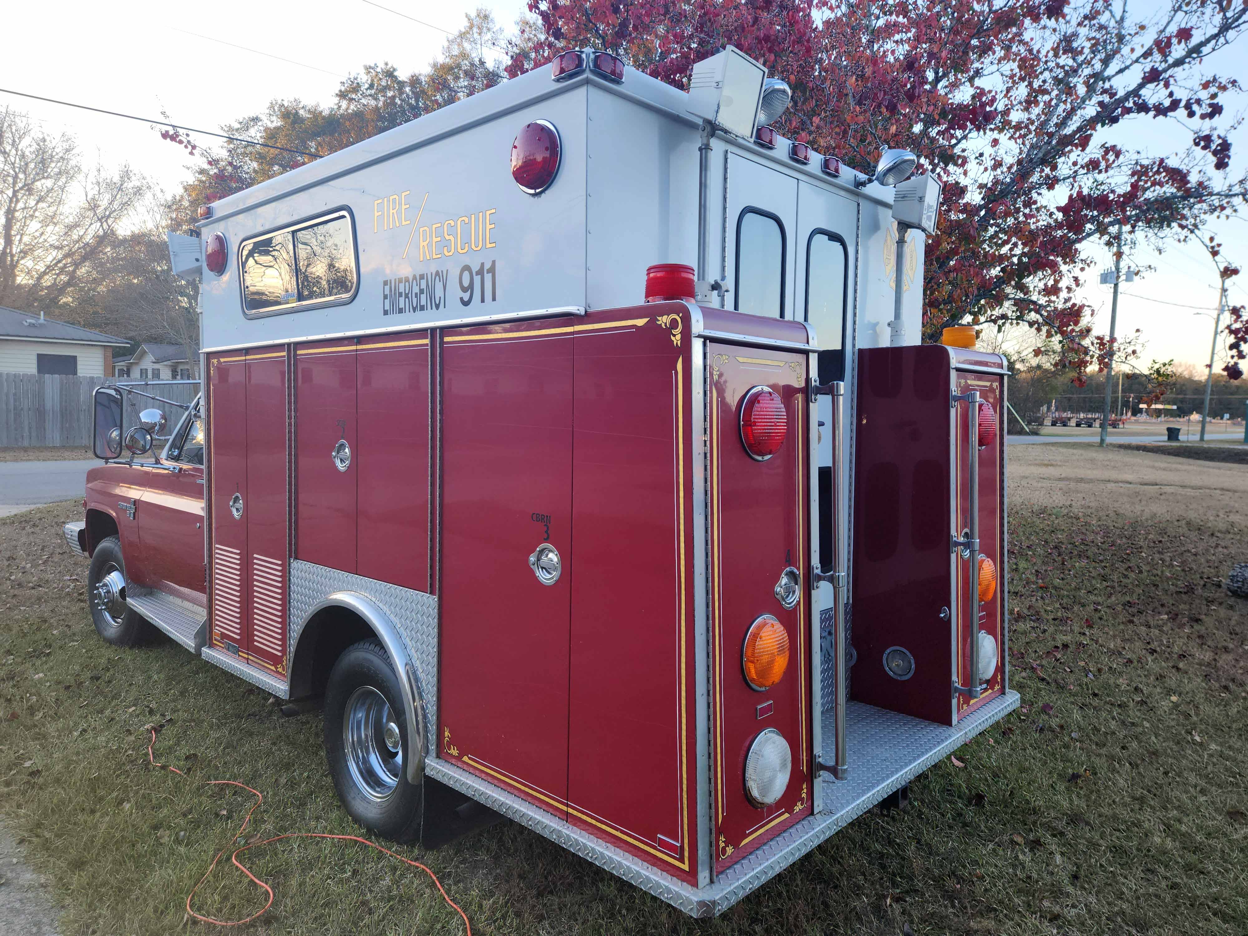 1985 Chevrolet 4x4 Commercial Walk-In Rescue | Firetrucks Unlimited