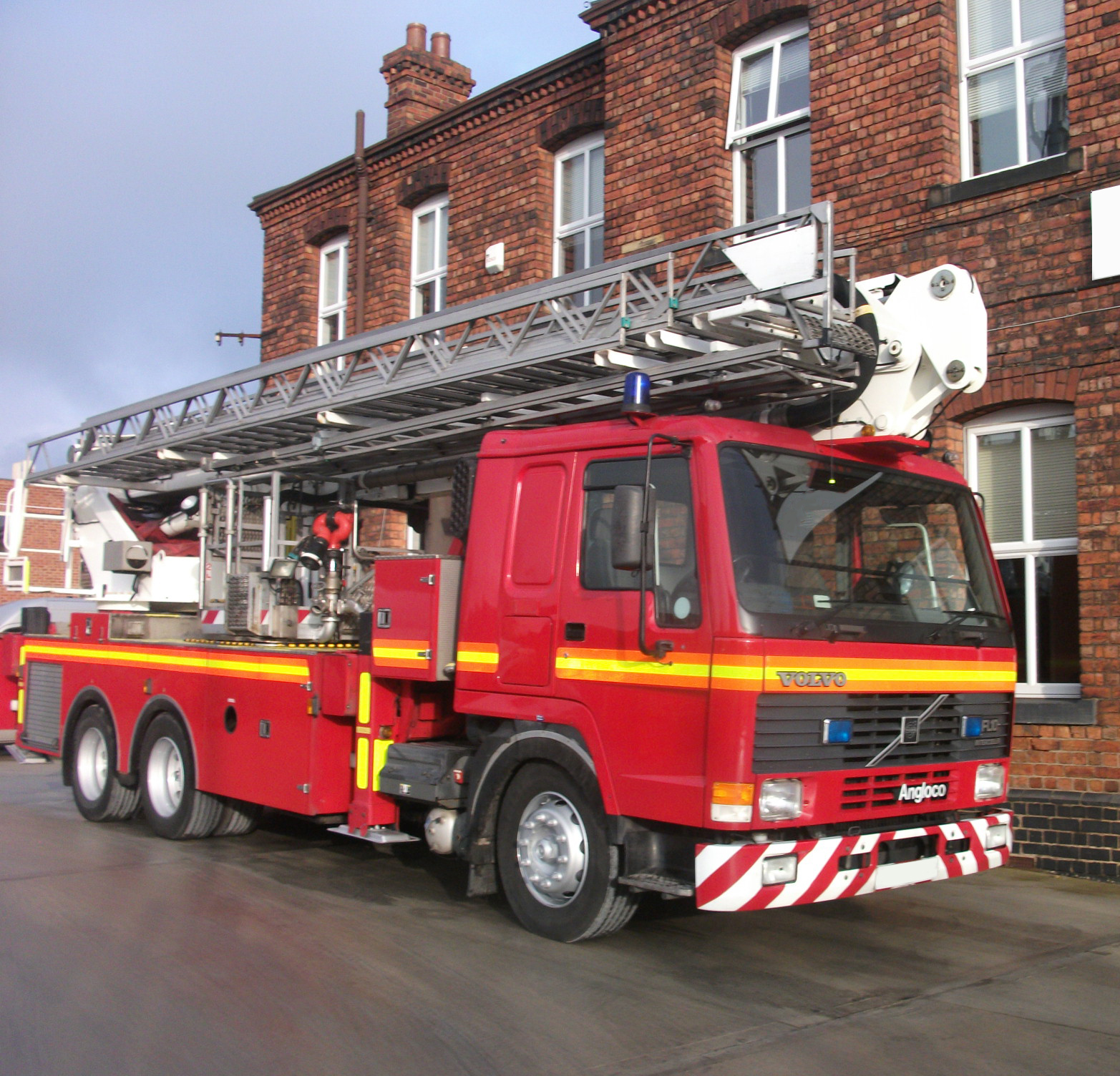 1995 Volvo FL10 Fire Ladder Used Truck Details