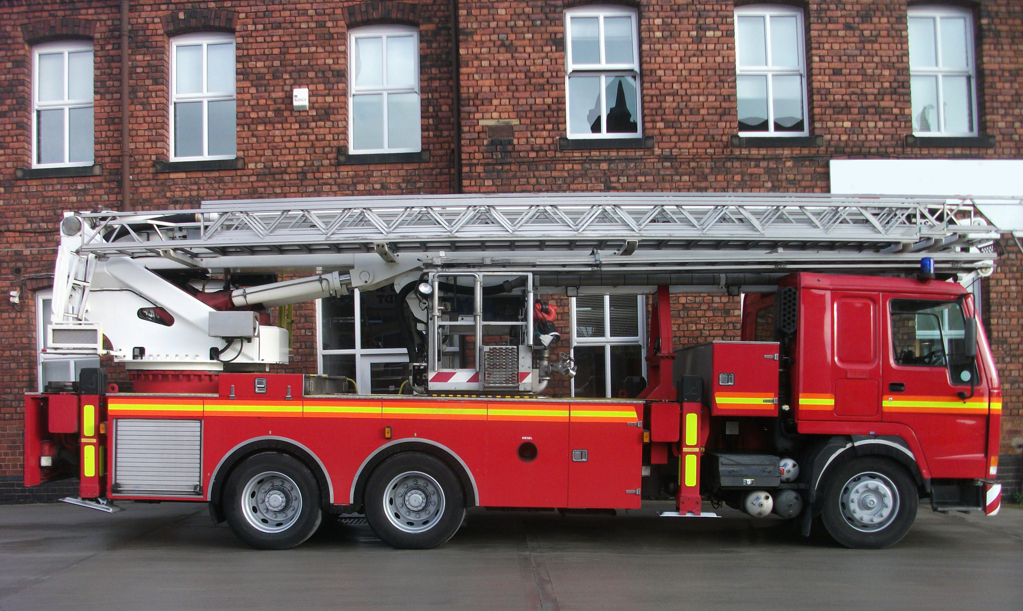 1995 Volvo FL10 Fire Ladder Used Truck Details
