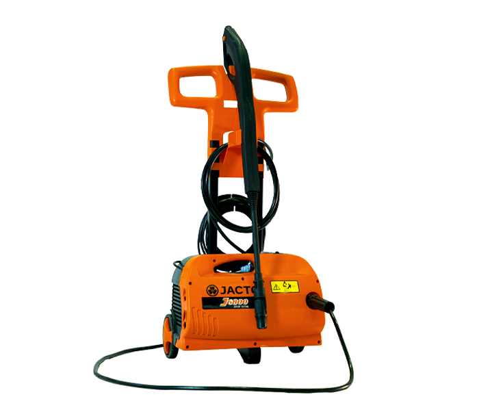 Jacto - J6800