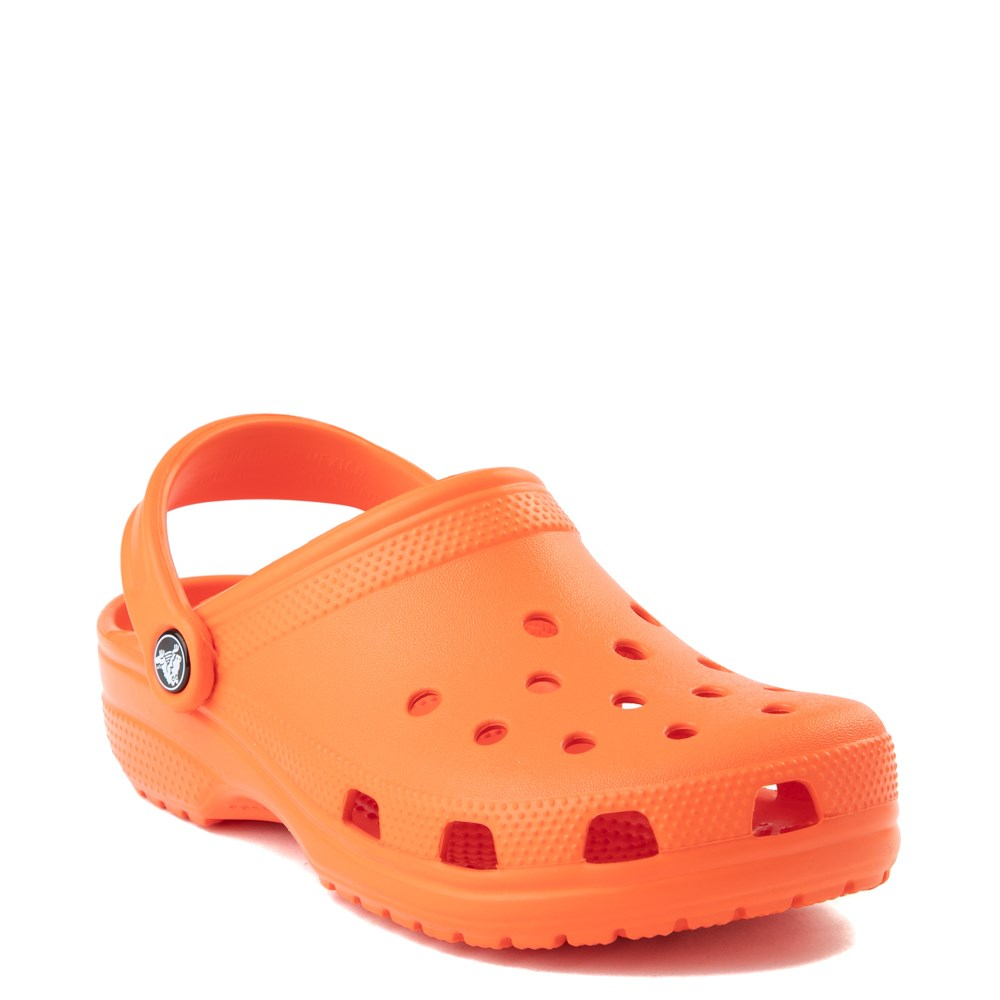 Review Jujur Sepatu  Crocs yang  Awet  dan  Tahan Banting 