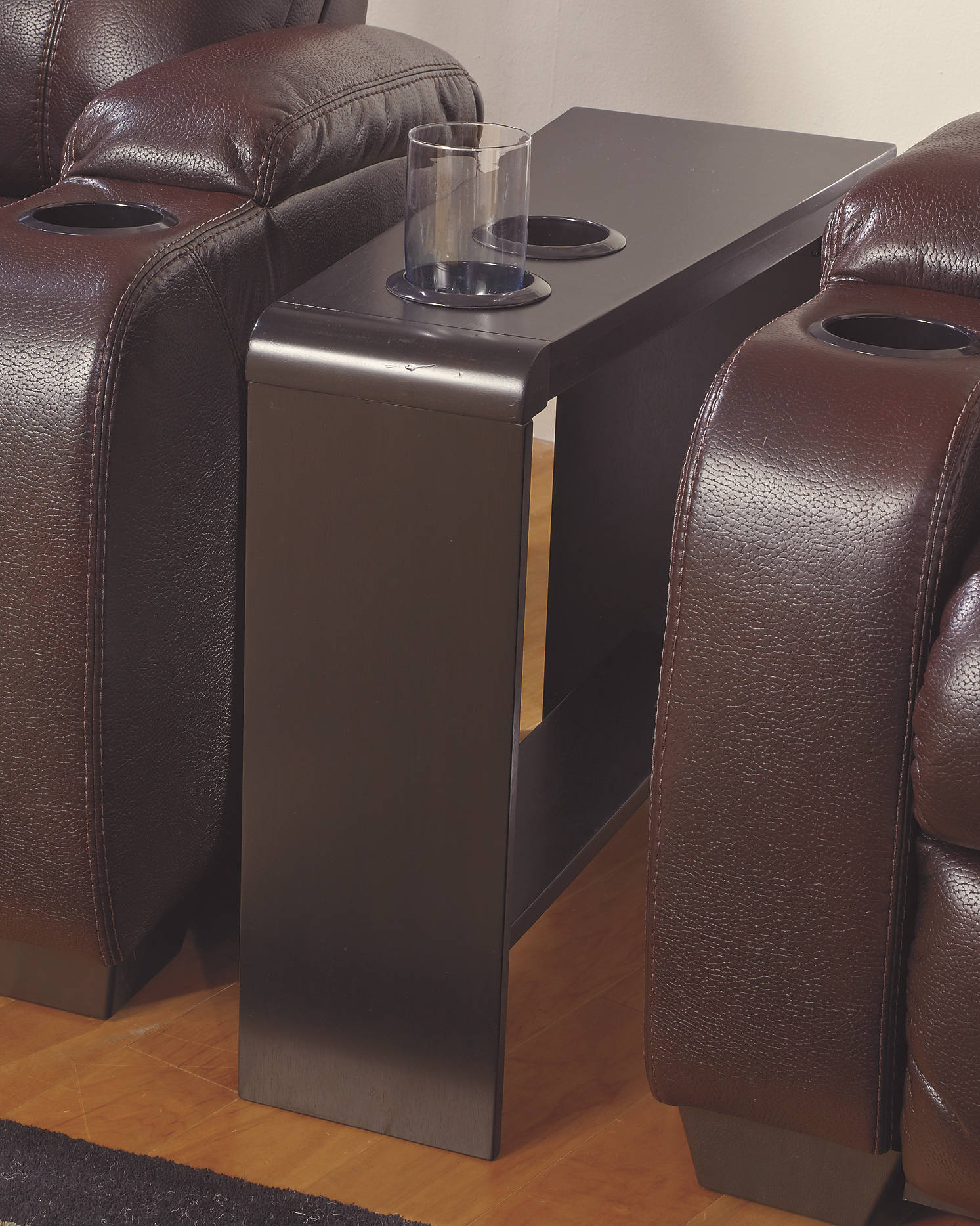 Signature Design by Ashley Furniture Carlyle Chairside End Table w/ 2