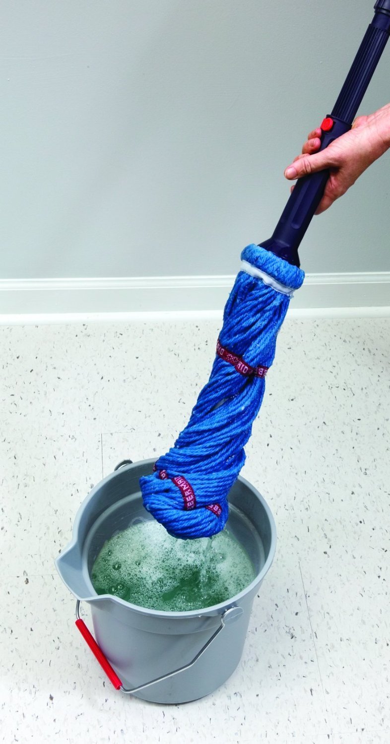 Rubbermaid SelfWringing Ratchet Twist Mop with Blended Yarn Head