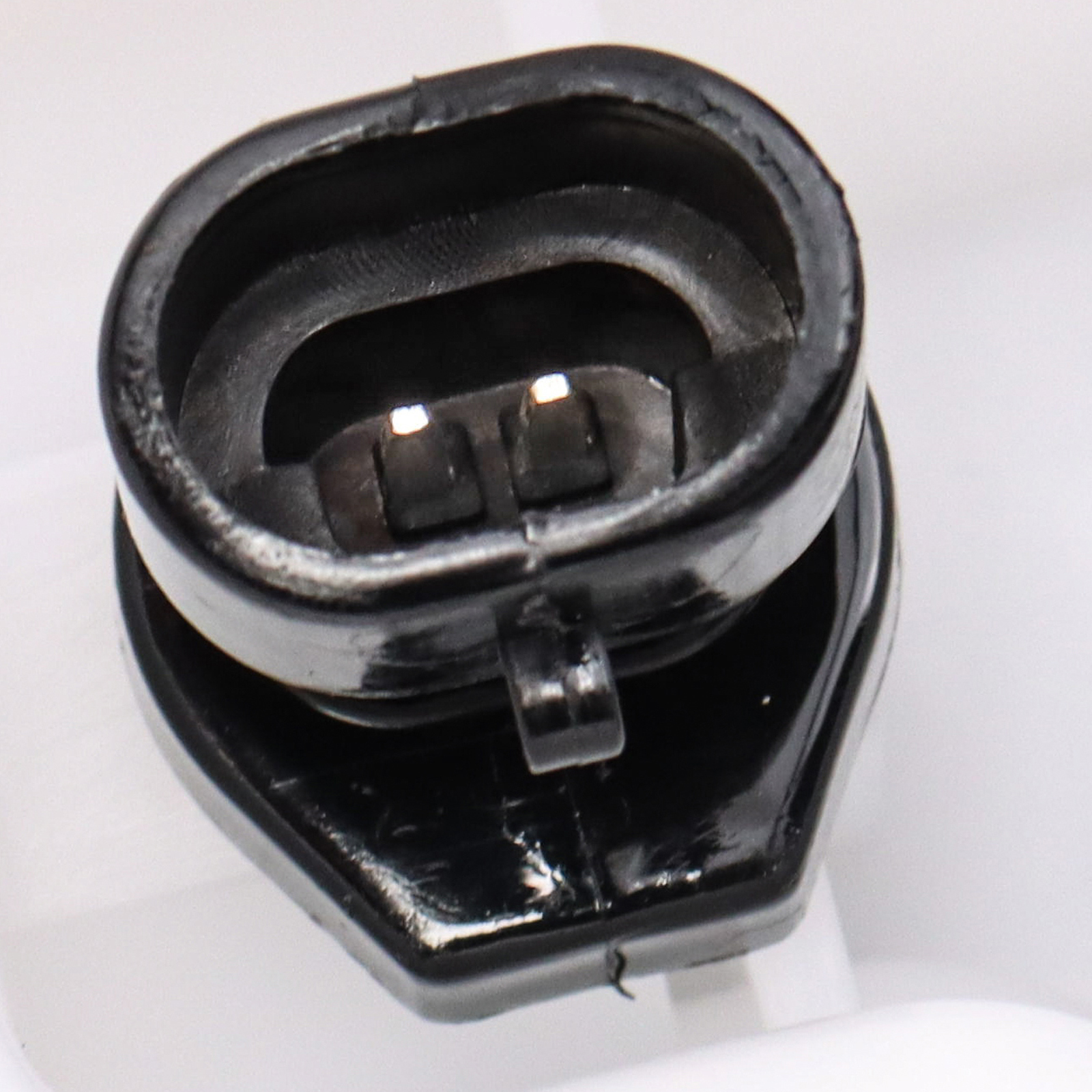 TRQ Brake Master Cylinder Compatible with 04-05 Bonneville DeVille LeSabre Park Avenue