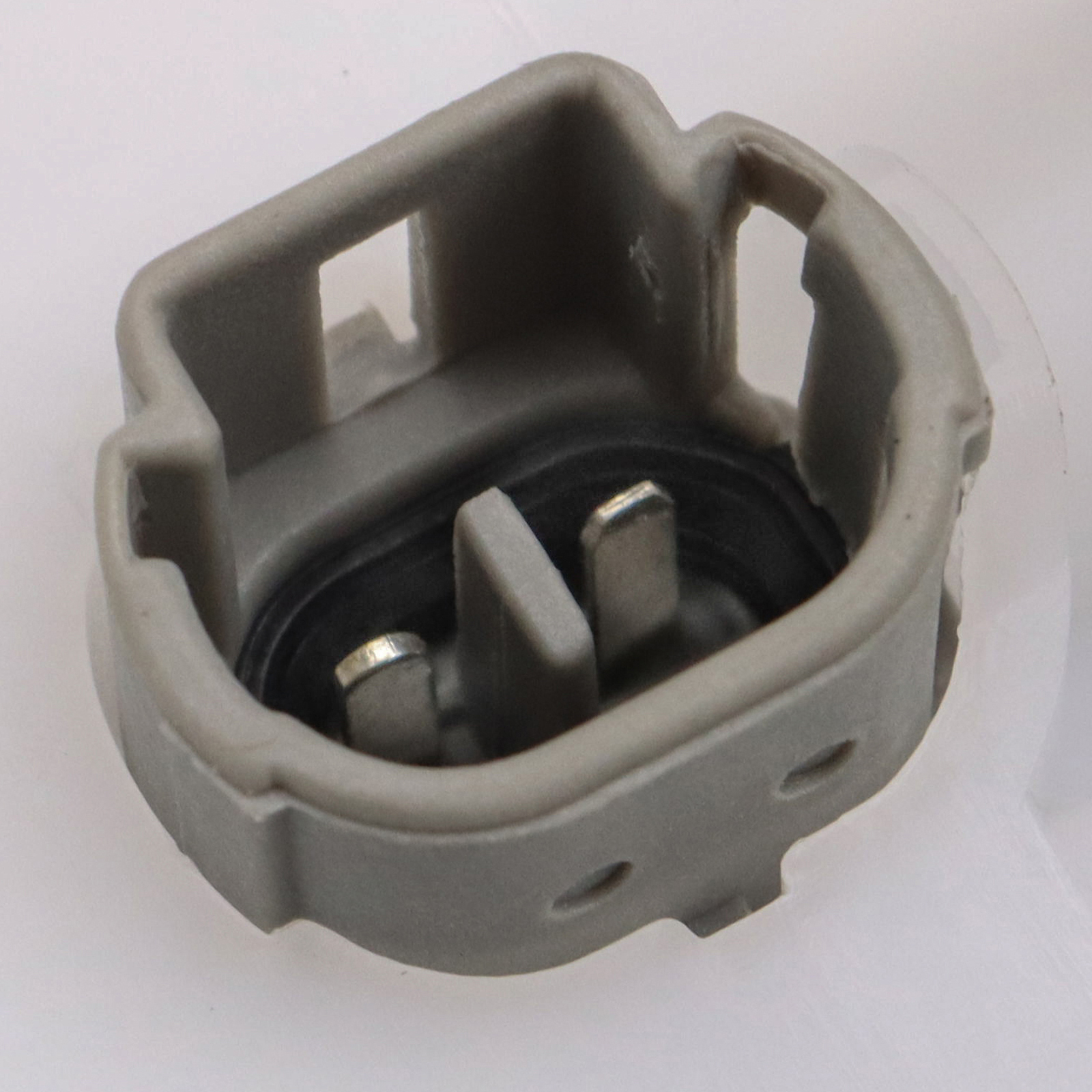TRQ Brake Master Cylinder Compatible with 1995-2000 Toyota Tacoma